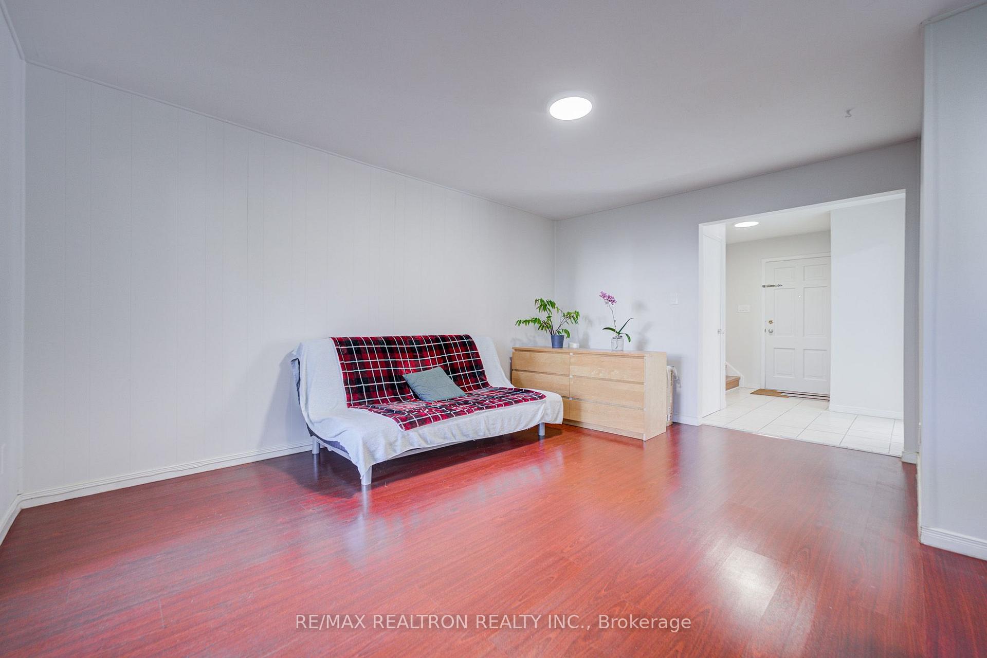 Photo 8 of Unit 20, 2550 Birchmount Road, Scarborough, Tam O'Shanter-Sullivan — HOMEH