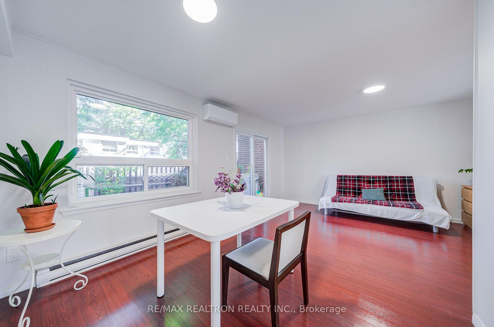 Photo 11 of Unit 20, 2550 Birchmount Road, Scarborough, Tam O'Shanter-Sullivan — HOMEH