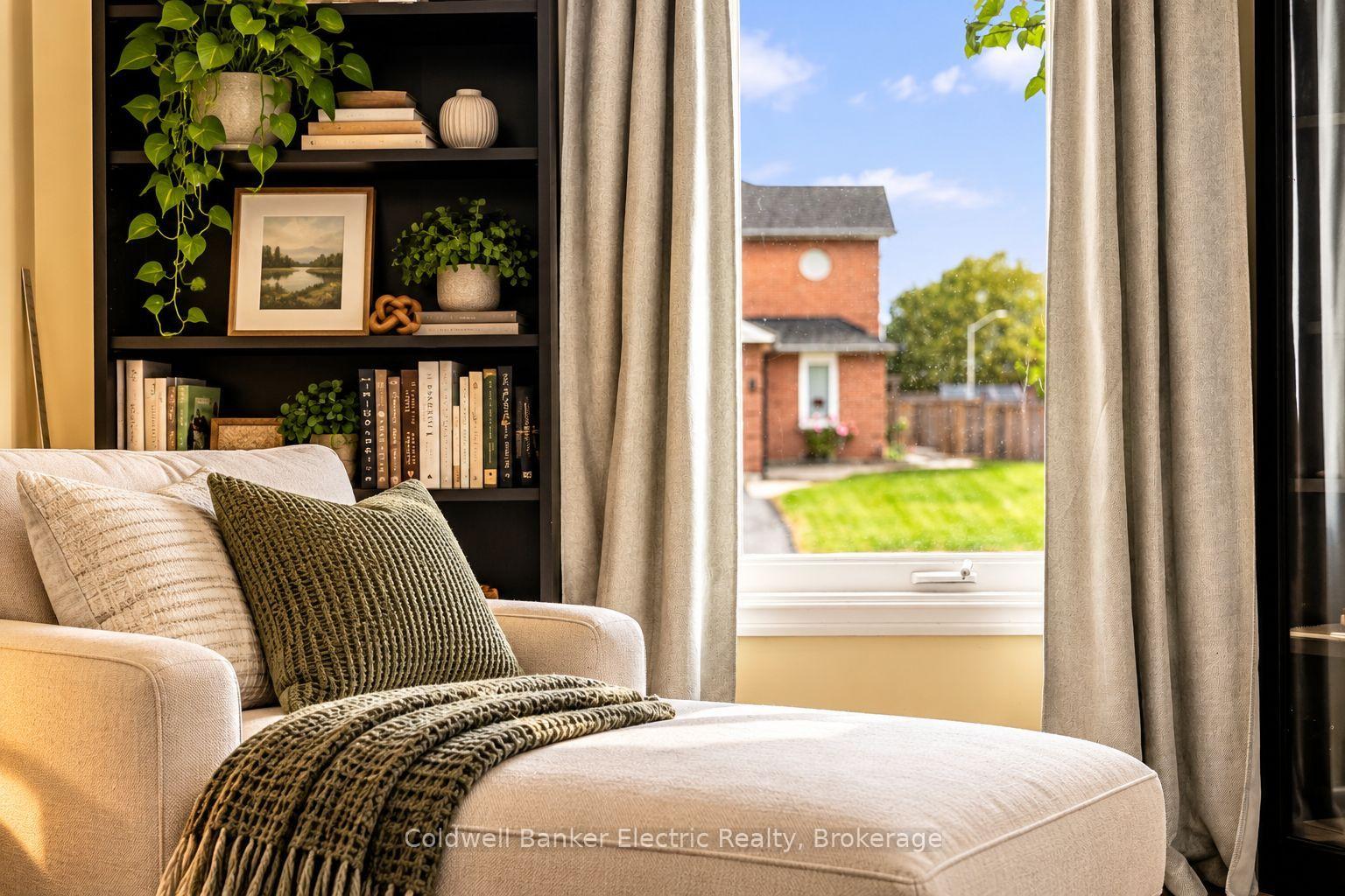 Photo 10 of 40 Stephen Avenue, Clarington, Courtice — HOMEH