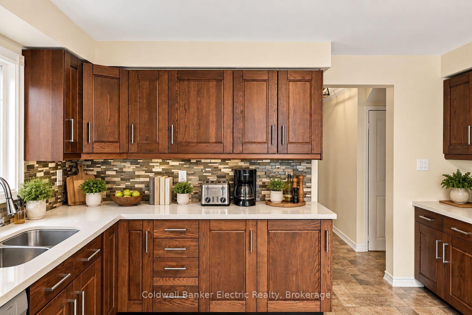 Photo 15 of 40 Stephen Avenue, Clarington, Courtice — HOMEH