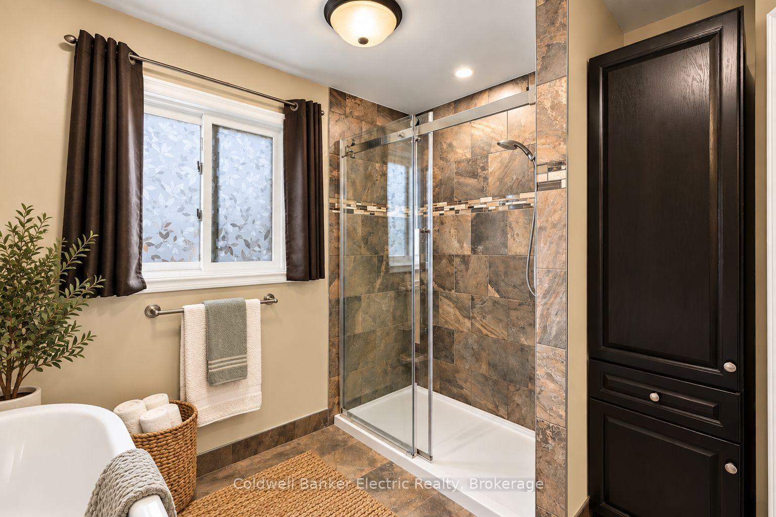 Photo 28 of 40 Stephen Avenue, Clarington, Courtice — HOMEH