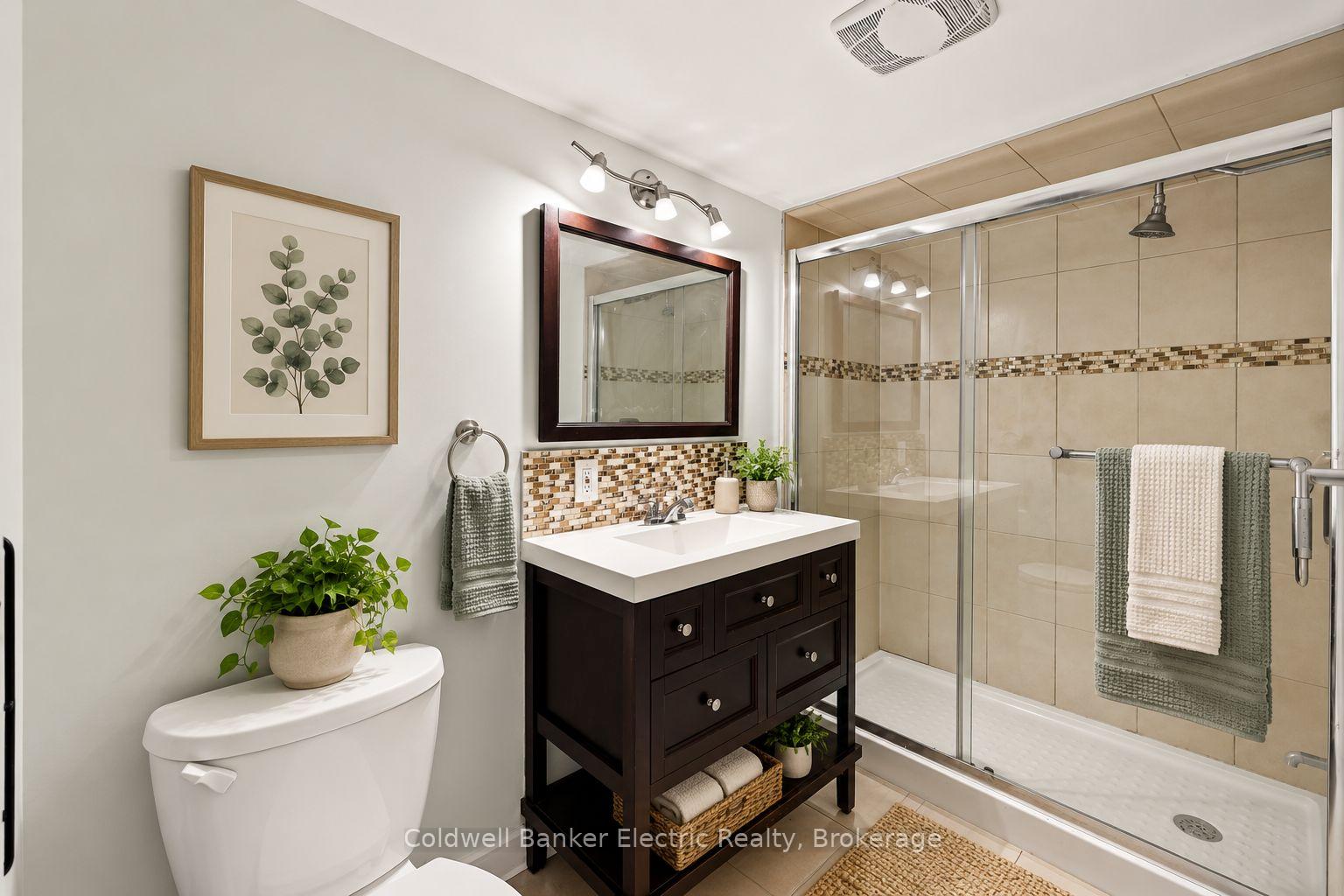 Photo 41 of 40 Stephen Avenue, Clarington, Courtice — HOMEH