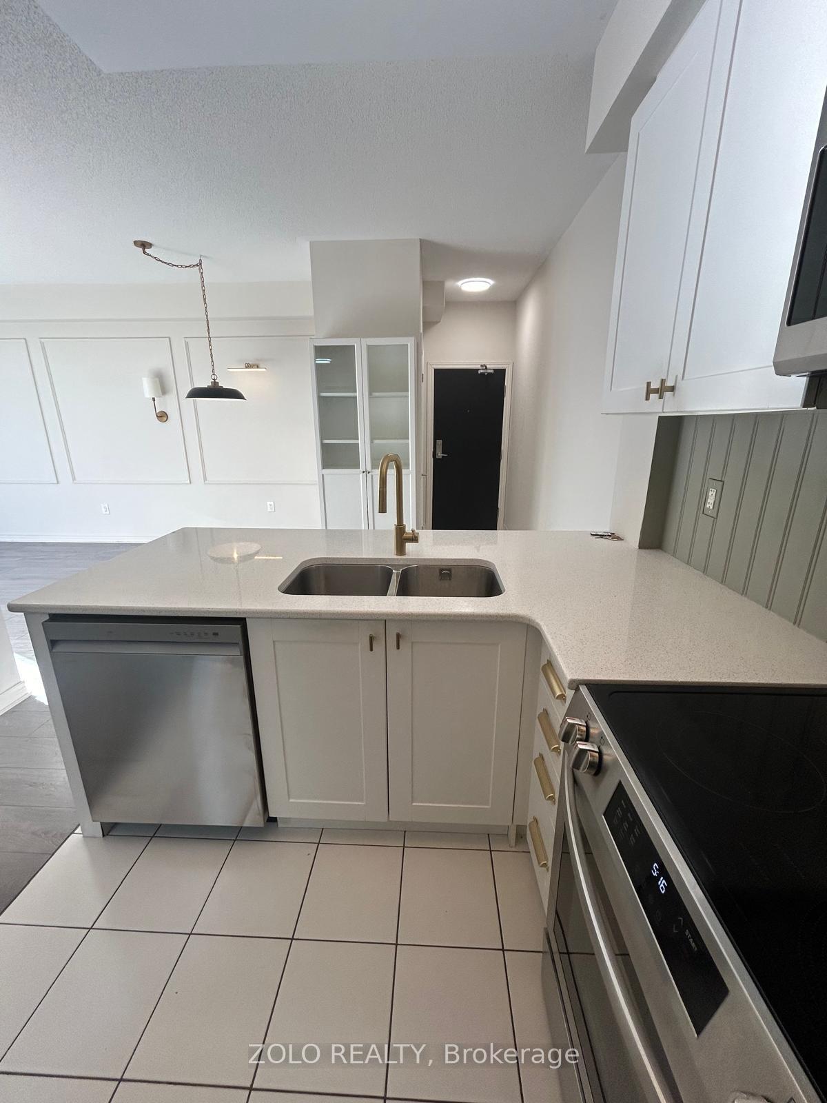 Photo 4 of Unit 306, 263 Georgian Drive, Oakville, River Oaks — HOMEH