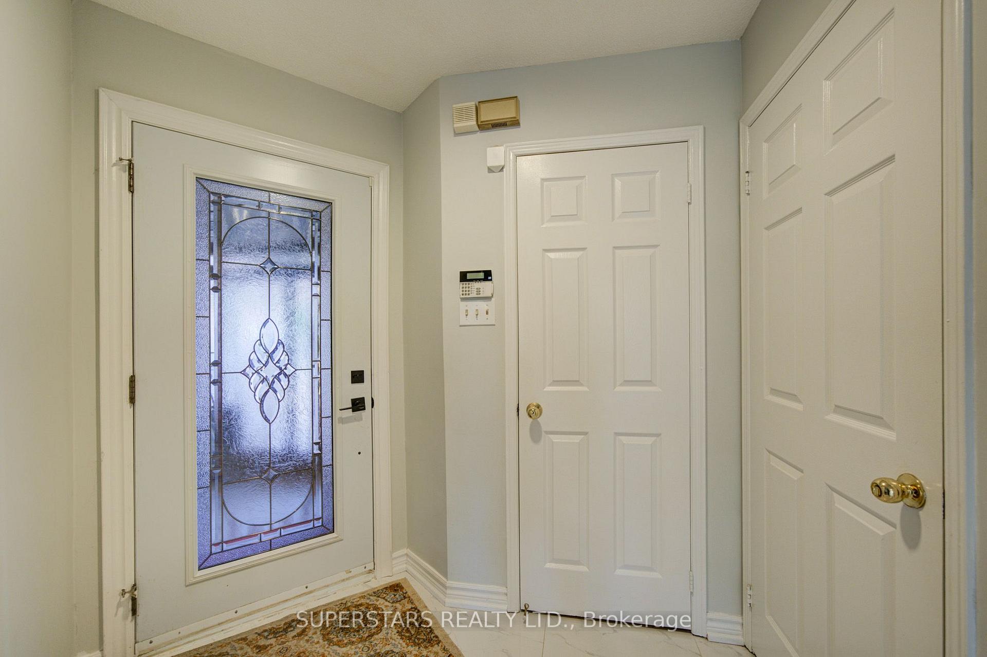 Photo 3 of 75 Marydale Avenue, Markham, Middlefield — HOMEH