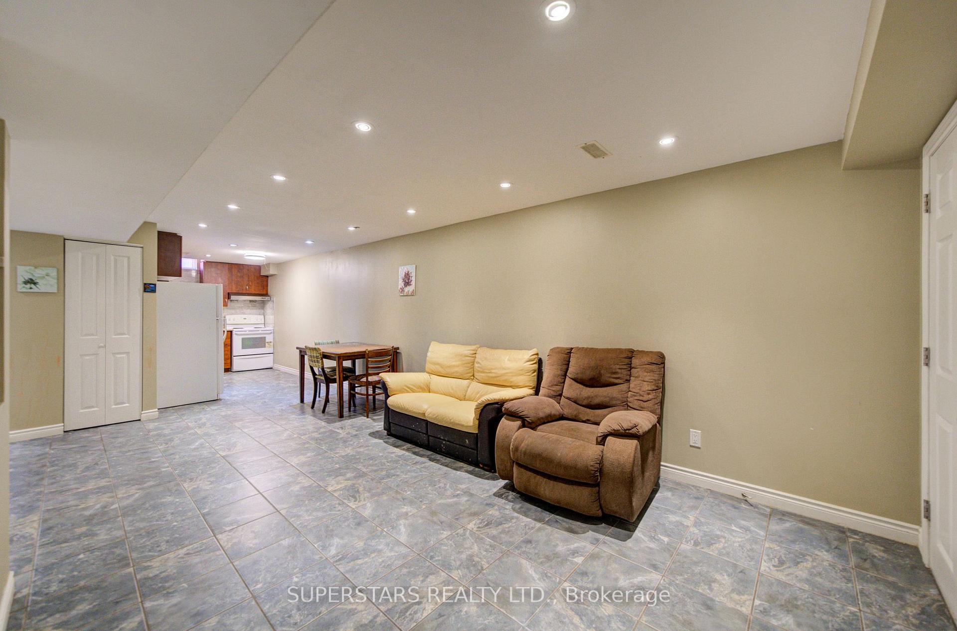 Photo 32 of 75 Marydale Avenue, Markham, Middlefield — HOMEH