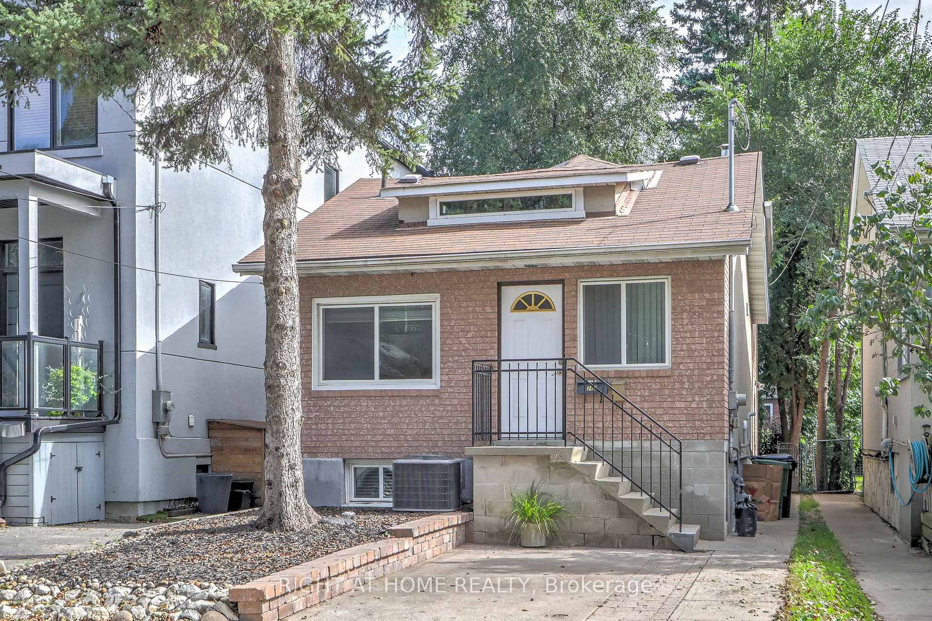 Photo of 243 Coleridge Avenue