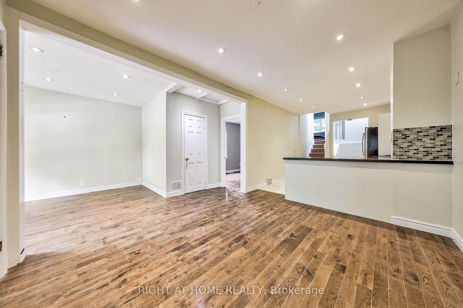 Photo 9 of 243 Coleridge Avenue, Toronto, Woodbine-Lumsden — HOMEH