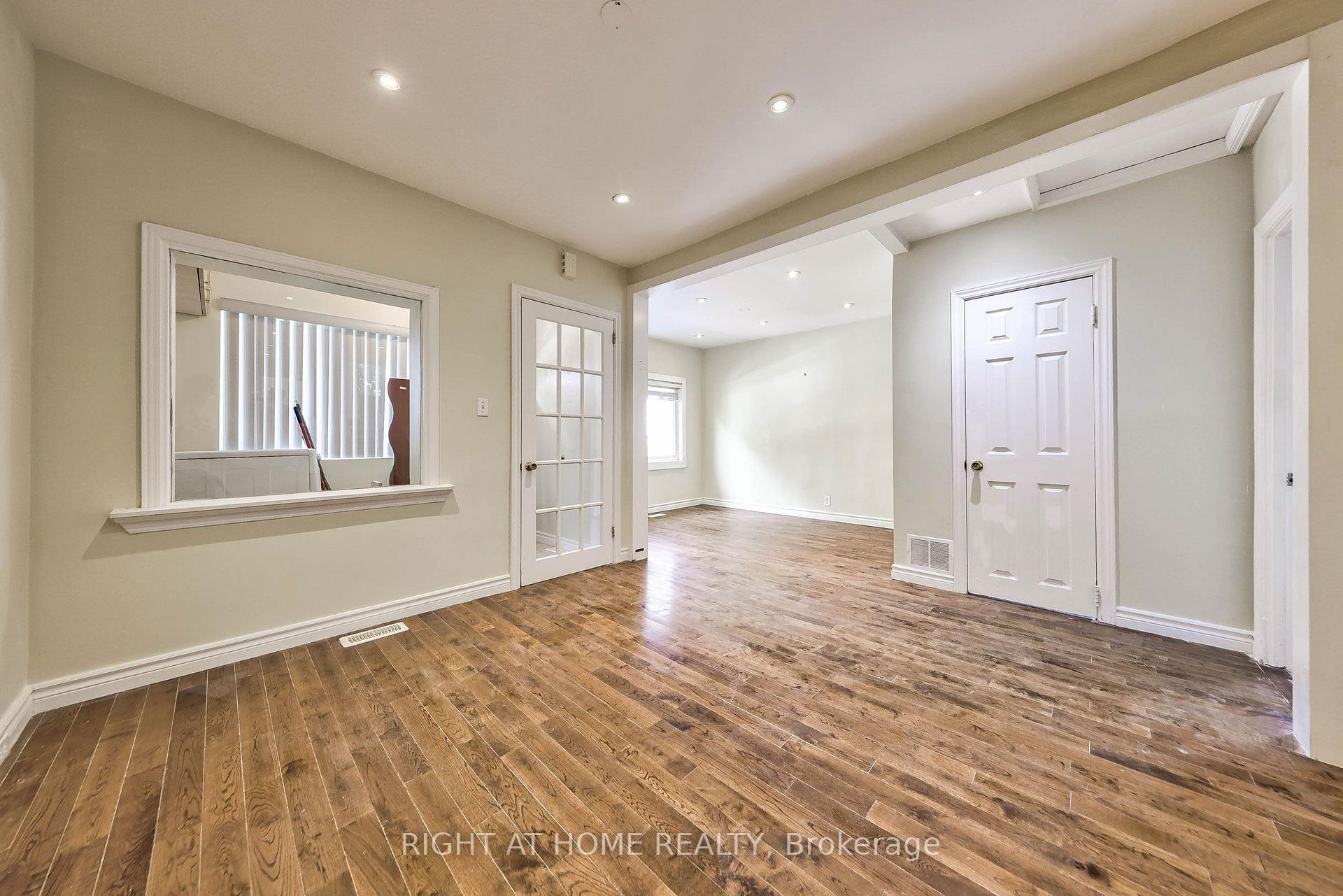Photo 10 of 243 Coleridge Avenue, Toronto, Woodbine-Lumsden — HOMEH