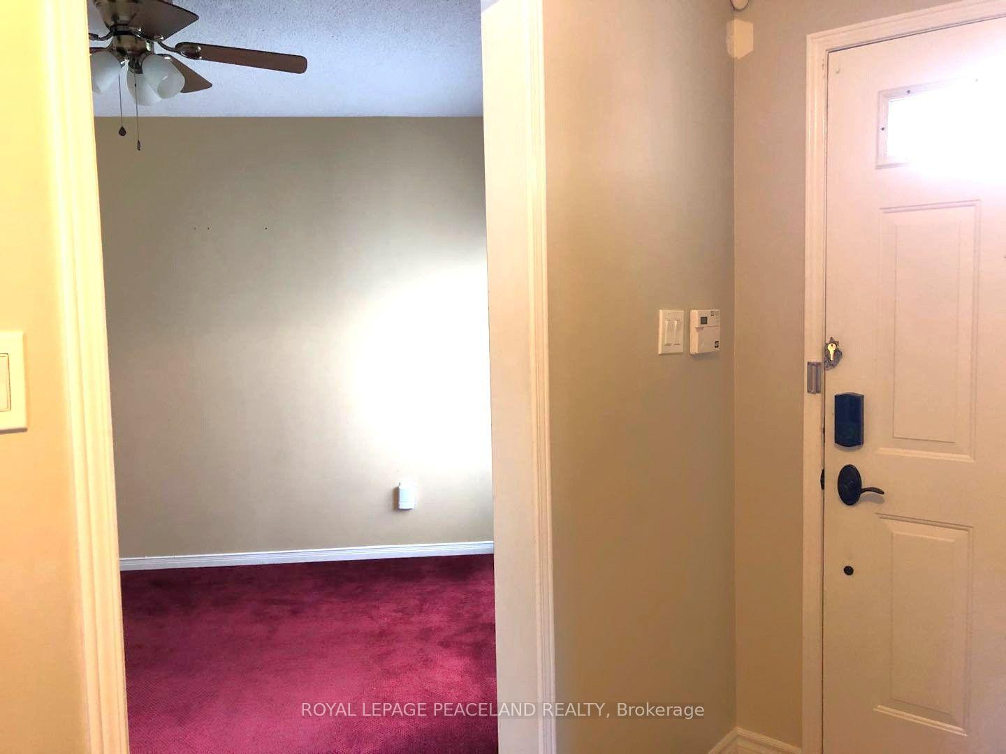 Photo 7 of 375 Pickering Crescent, Newmarket, Gorham-College Manor — HOMEH