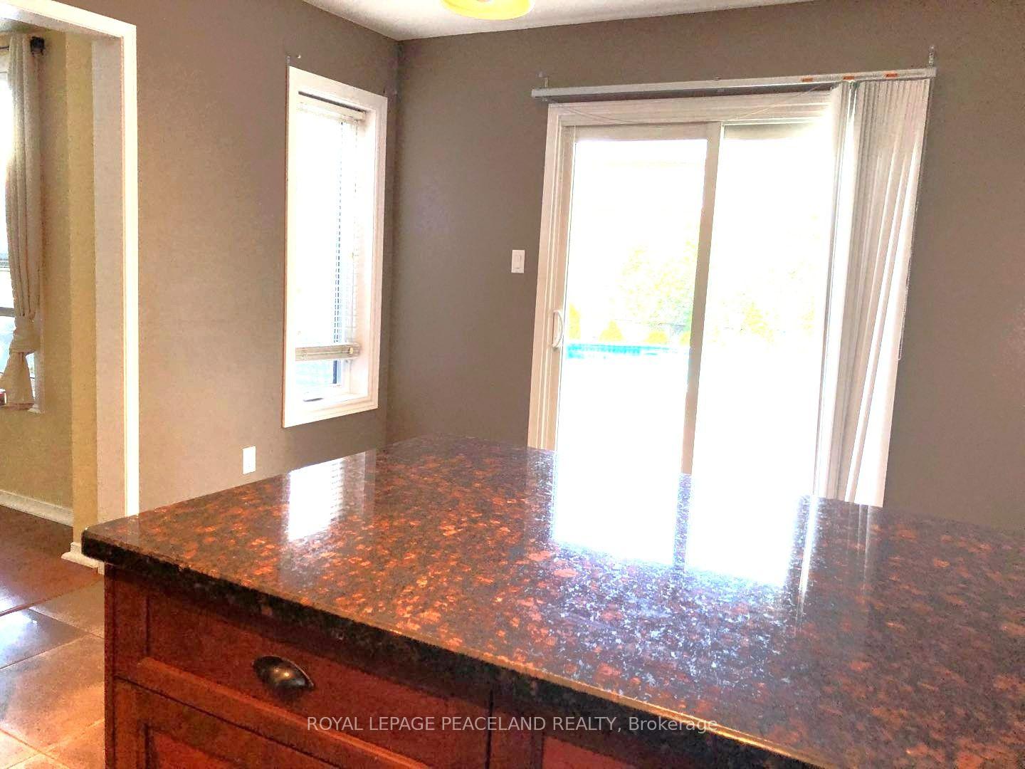 Photo 16 of 375 Pickering Crescent, Newmarket, Gorham-College Manor — HOMEH