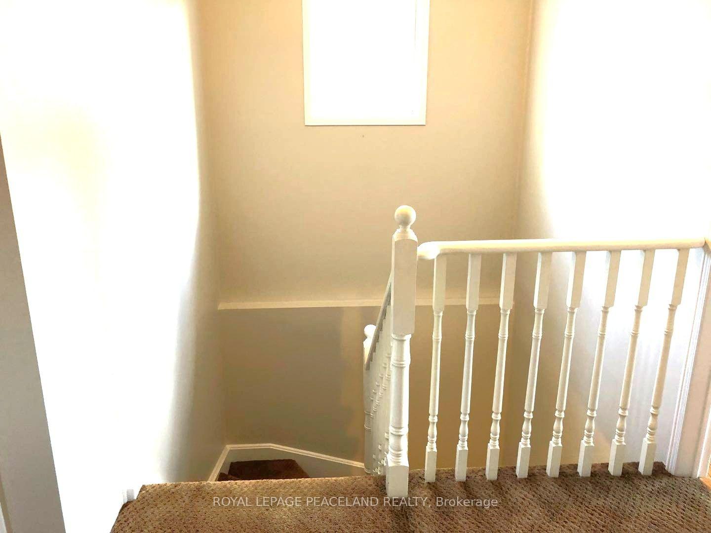 Photo 18 of 375 Pickering Crescent, Newmarket, Gorham-College Manor — HOMEH