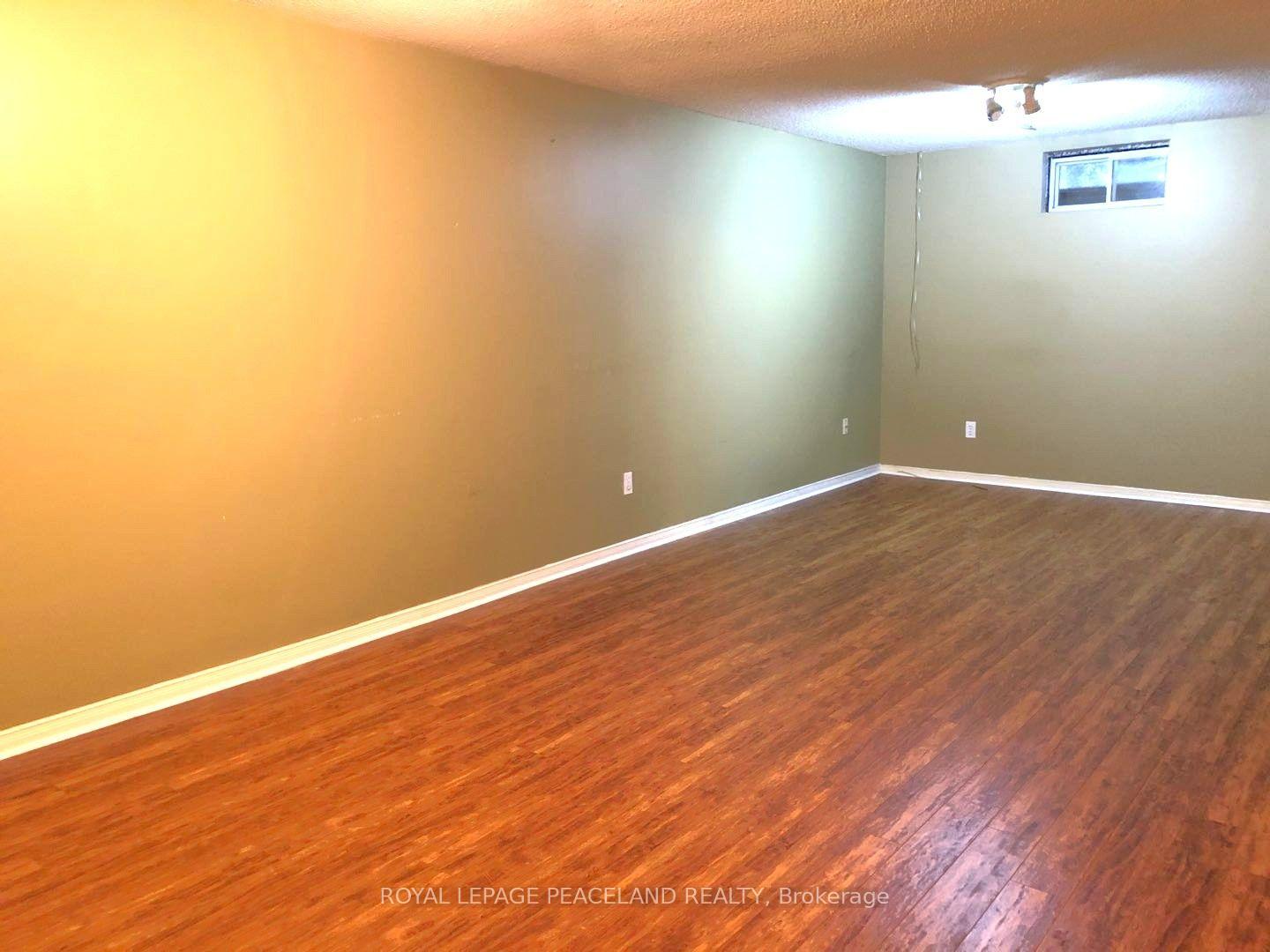 Photo 27 of 375 Pickering Crescent, Newmarket, Gorham-College Manor — HOMEH
