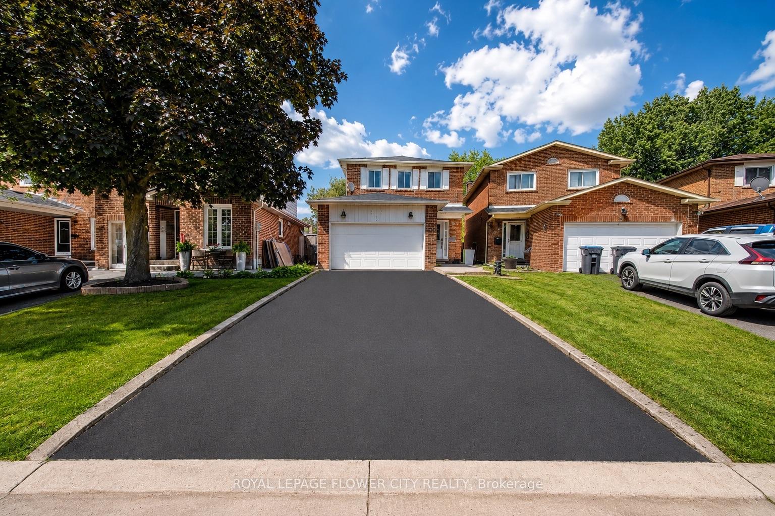 Photo 1 of 6 Crenshaw Court, Brampton, Heart Lake West — HOMEH