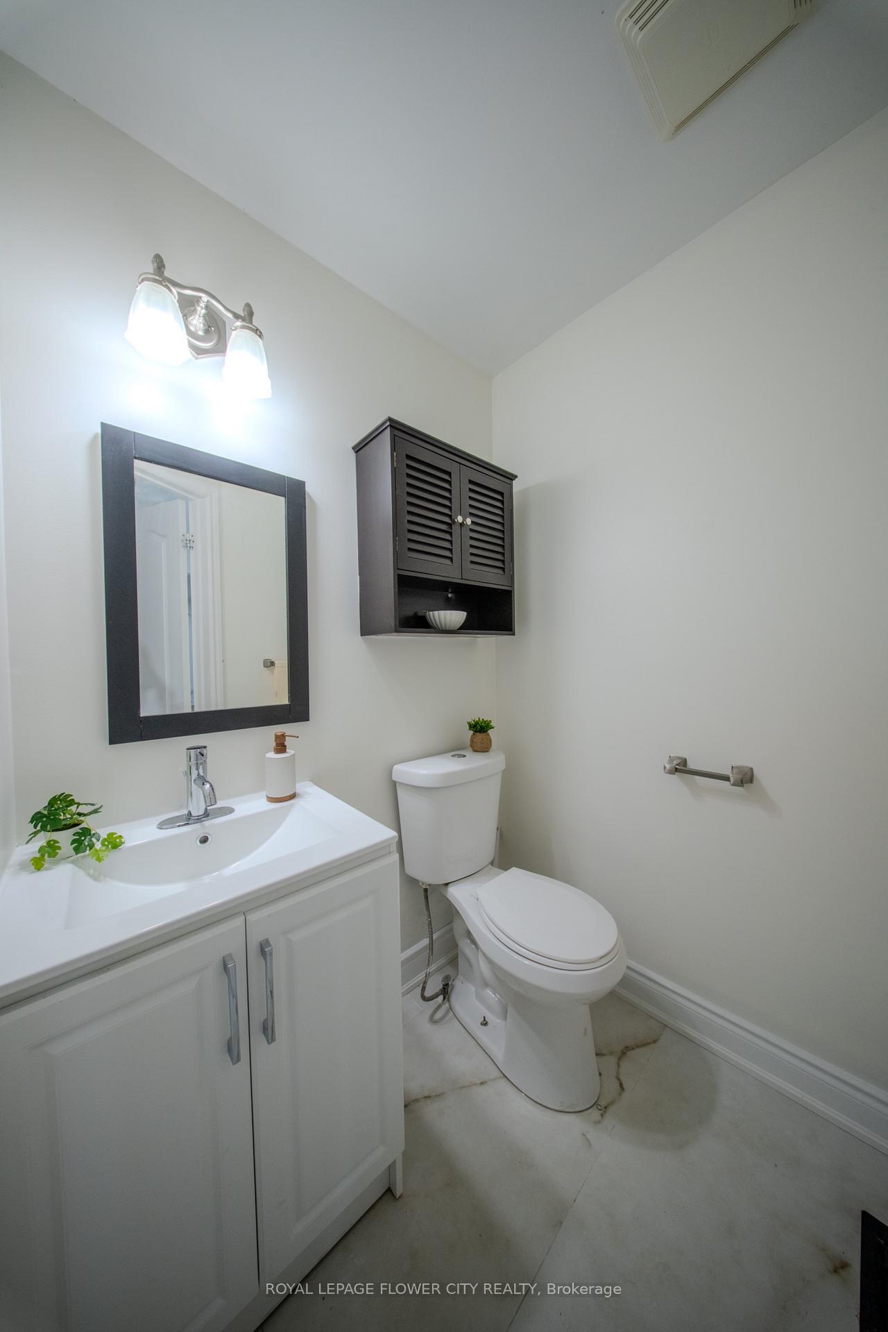 Photo 7 of 6 Crenshaw Court, Brampton, Heart Lake West — HOMEH