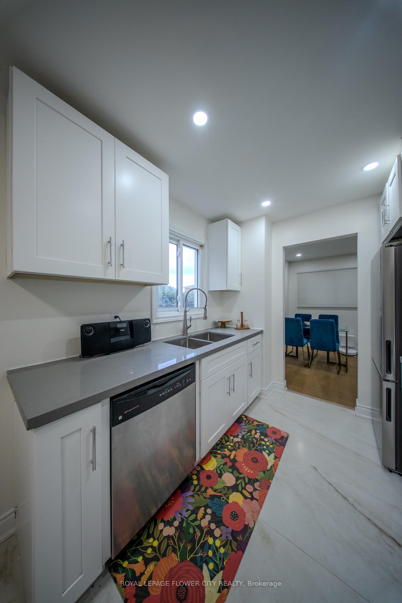 Photo 10 of 6 Crenshaw Court, Brampton, Heart Lake West — HOMEH