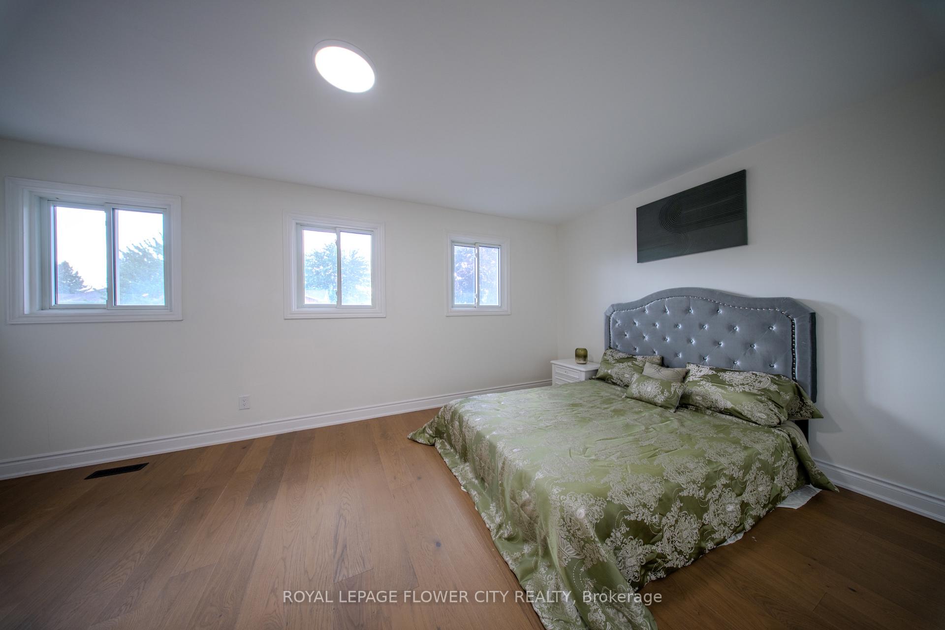Photo 18 of 6 Crenshaw Court, Brampton, Heart Lake West — HOMEH