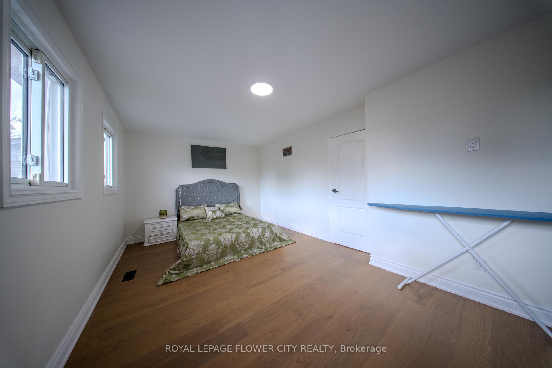 Photo 19 of 6 Crenshaw Court, Brampton, Heart Lake West — HOMEH