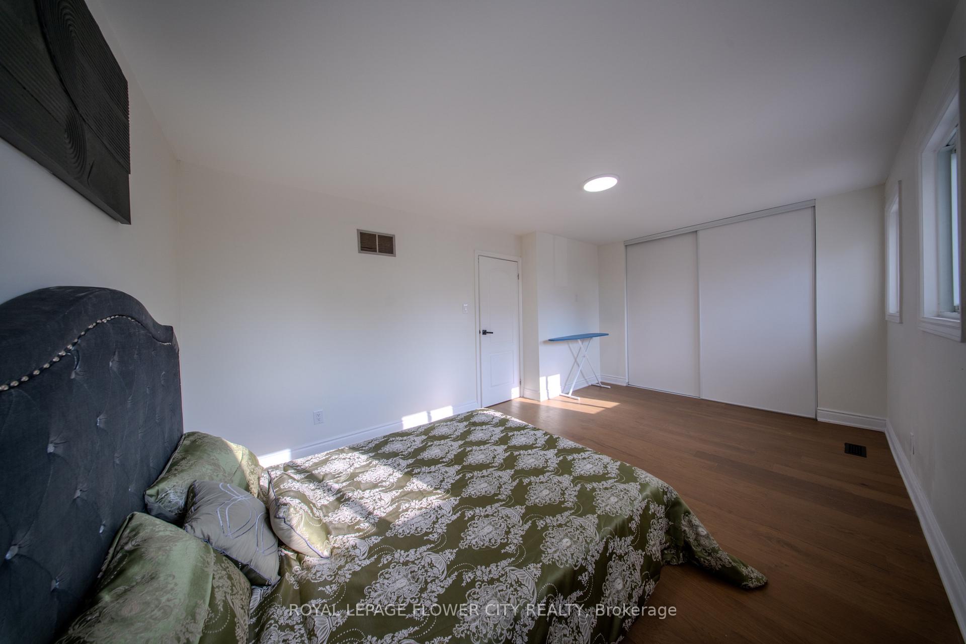 Photo 20 of 6 Crenshaw Court, Brampton, Heart Lake West — HOMEH