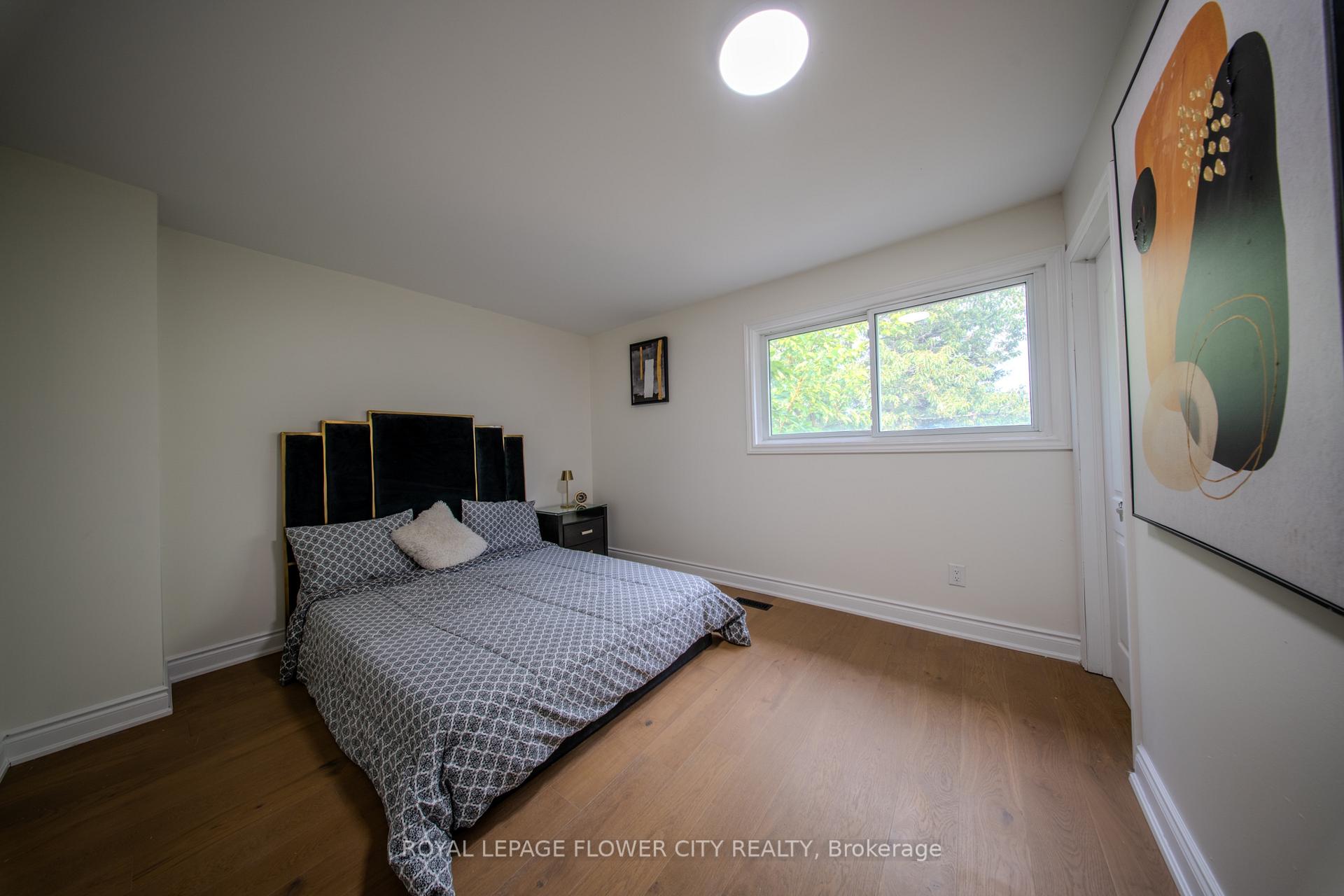 Photo 23 of 6 Crenshaw Court, Brampton, Heart Lake West — HOMEH