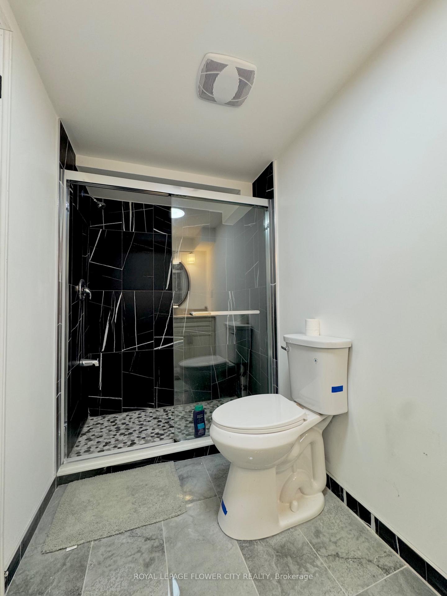 Photo 30 of 6 Crenshaw Court, Brampton, Heart Lake West — HOMEH