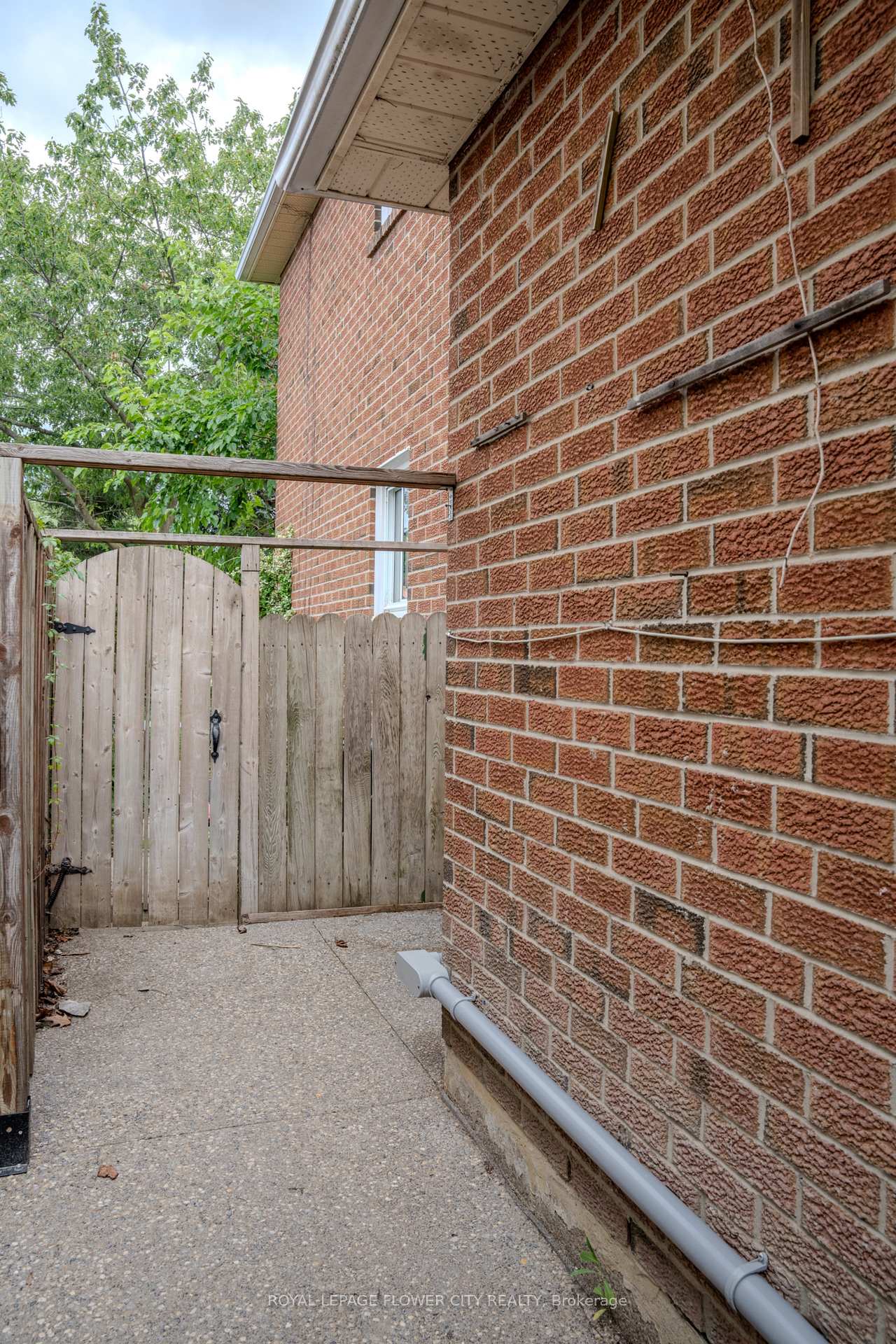 Photo 39 of 6 Crenshaw Court, Brampton, Heart Lake West — HOMEH