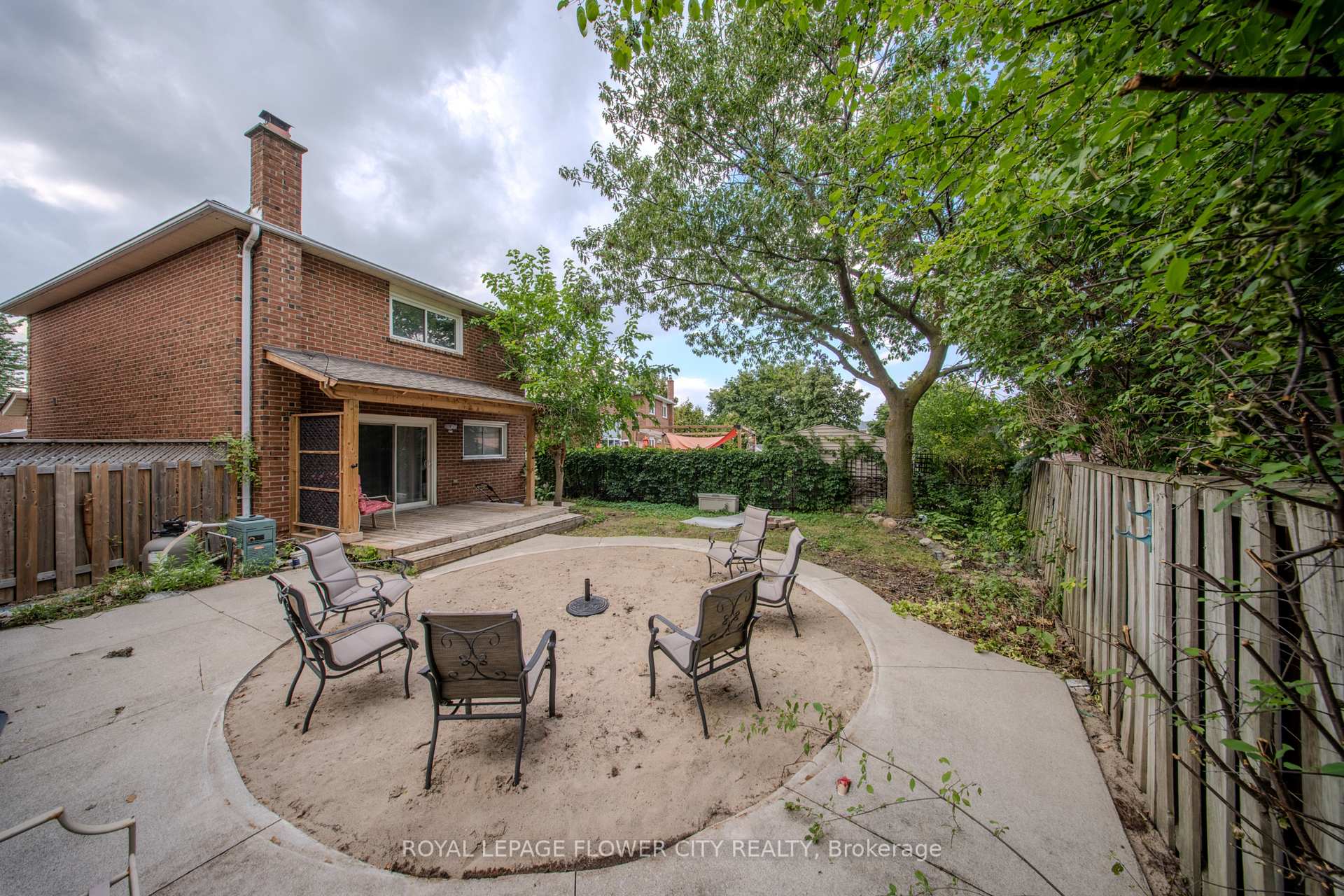 Photo 40 of 6 Crenshaw Court, Brampton, Heart Lake West — HOMEH