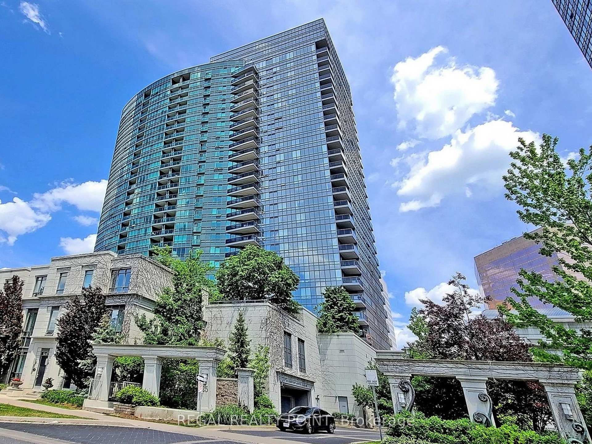 Front of Unit 2118, 25 Greenview Avenue