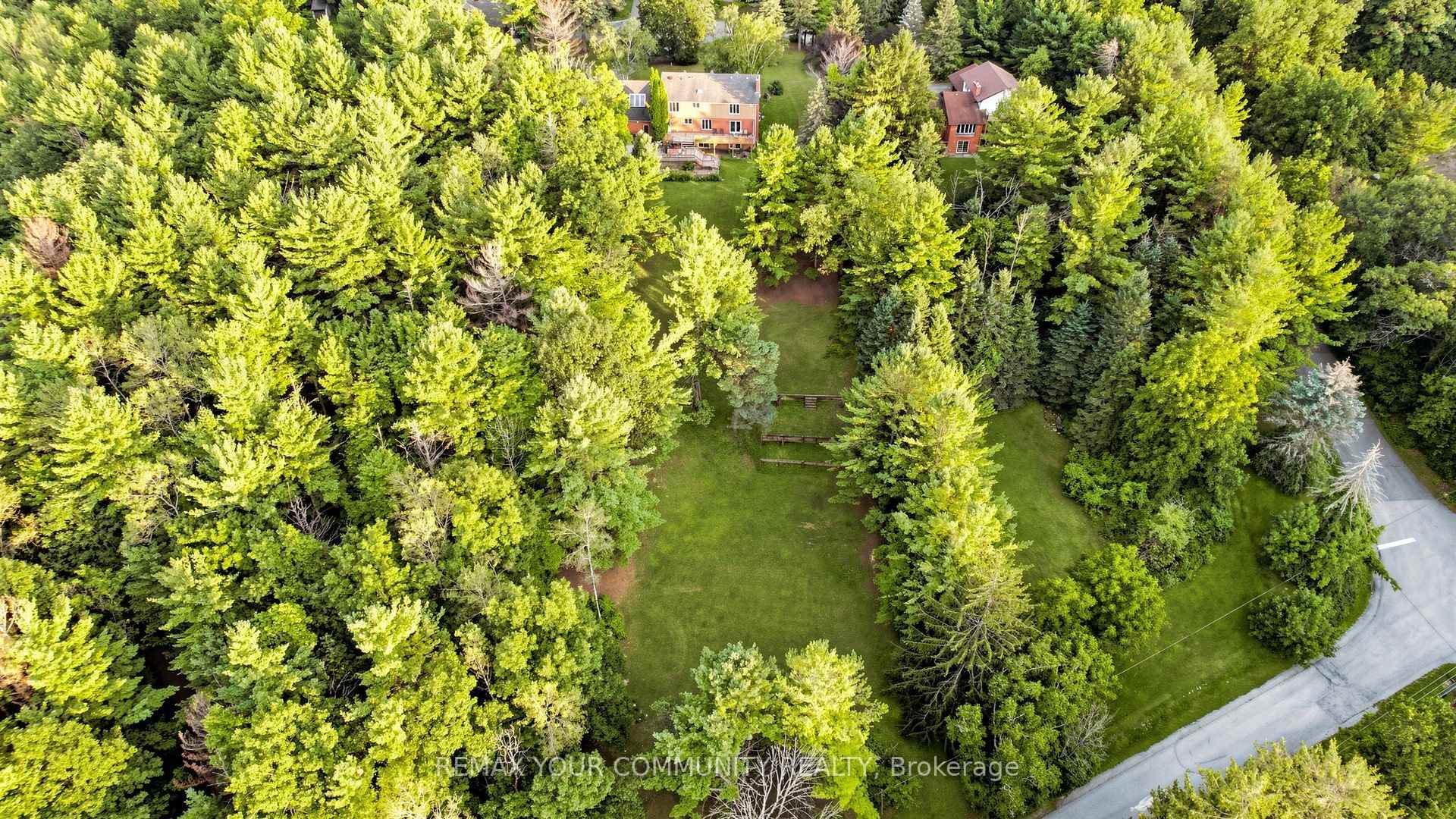 Photo 8 of 243 Ridge Road, Aurora, Aurora Estates — HOMEH