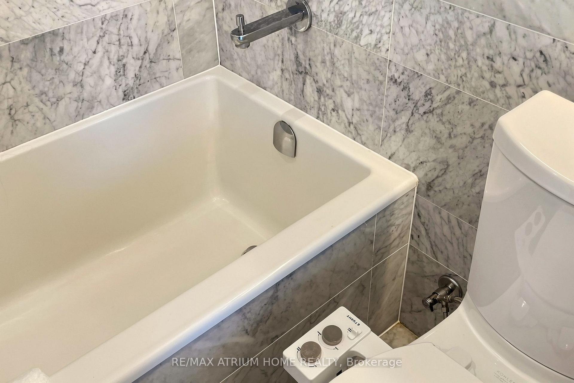 Photo 34 of Unit 3206, 19 Bathurst Street, Toronto, Waterfront Communities — HOMEH