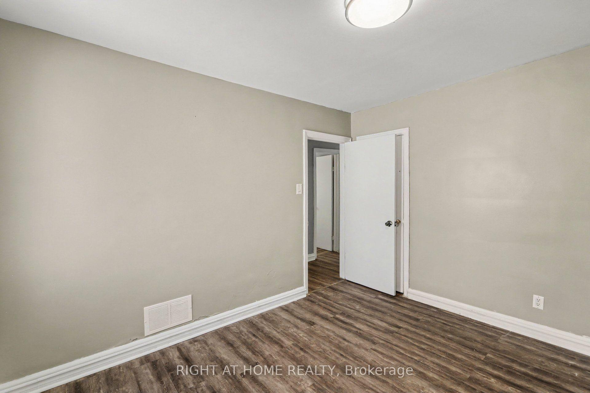 Photo 9 of 333 Levis Avenue, Ottawa, Vanier — HOMEH
