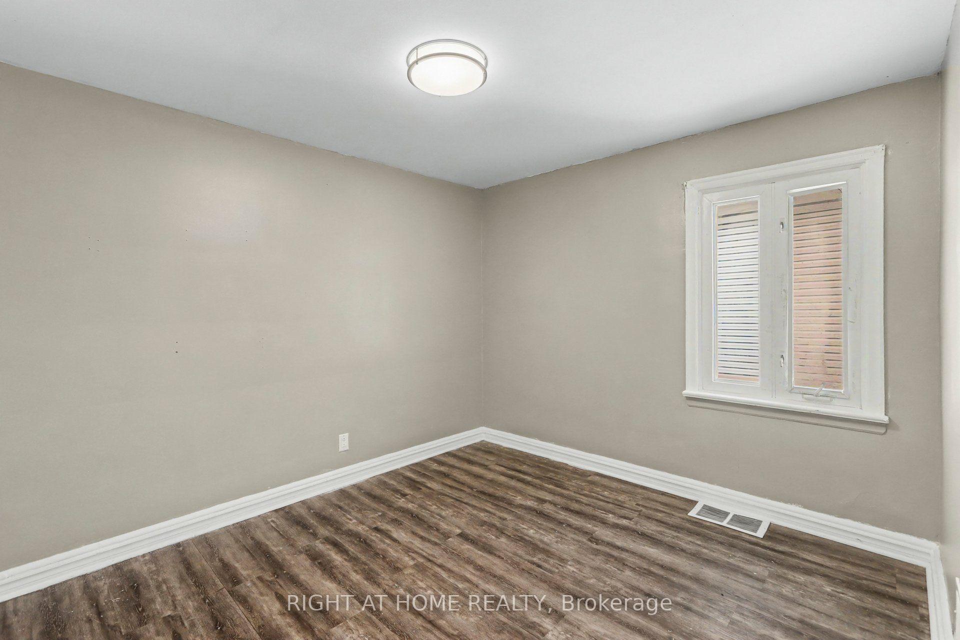 Photo 24 of 333 Levis Avenue, Ottawa, Vanier — HOMEH