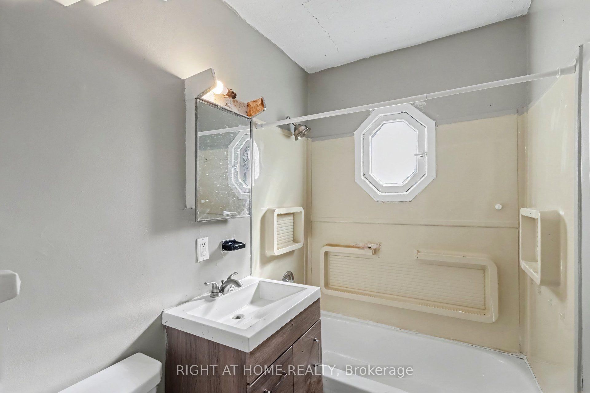 Photo 27 of 333 Levis Avenue, Ottawa, Vanier — HOMEH