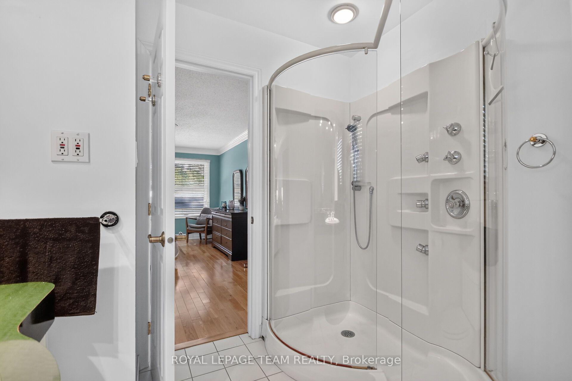 Photo 24 of 1069 Cahill Drive W, Ottawa, Hunt Club/Western Community — HOMEH