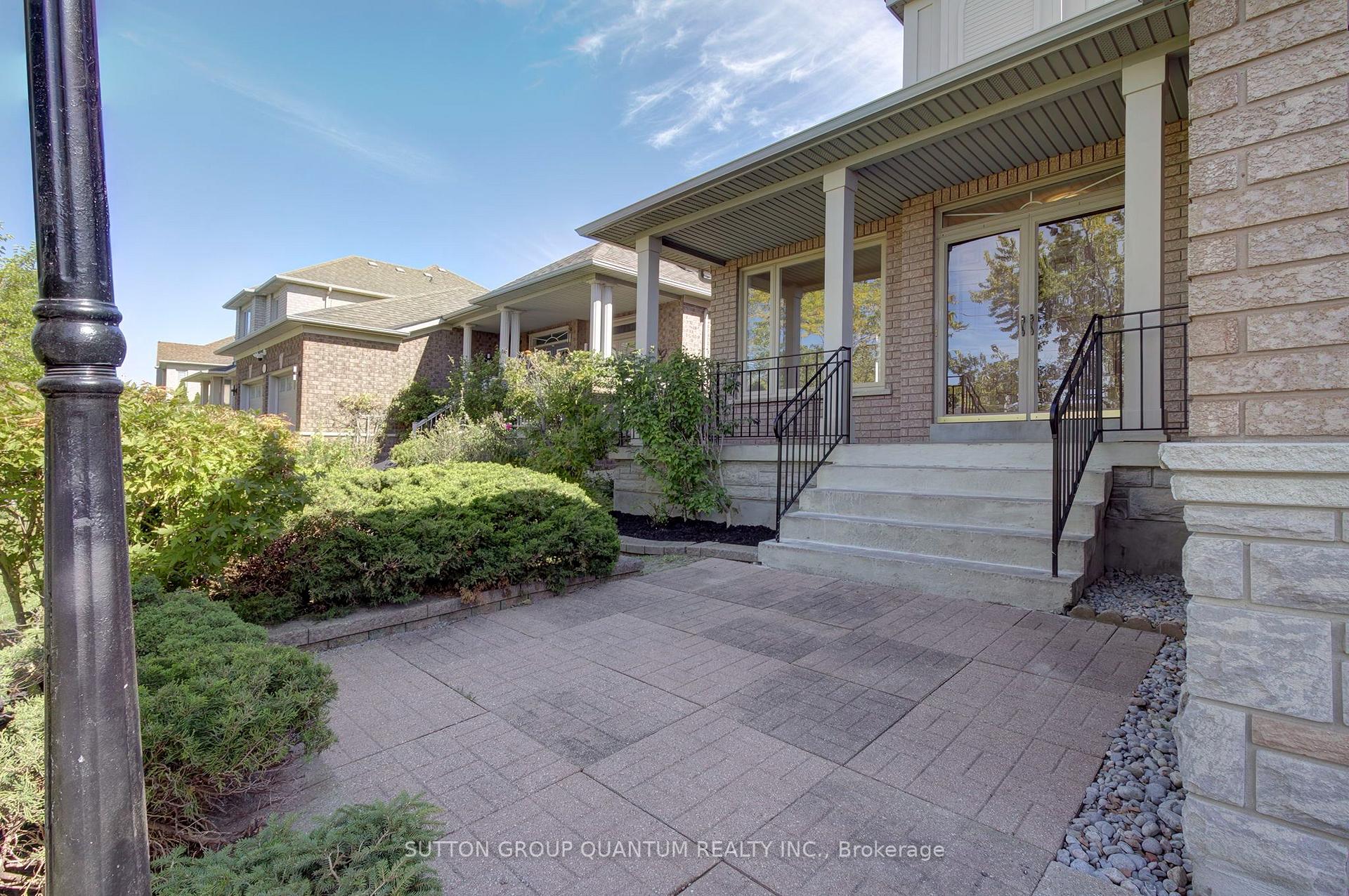 Photo 5 of 149 Haymer Drive, Vaughan, Maple — HOMEH