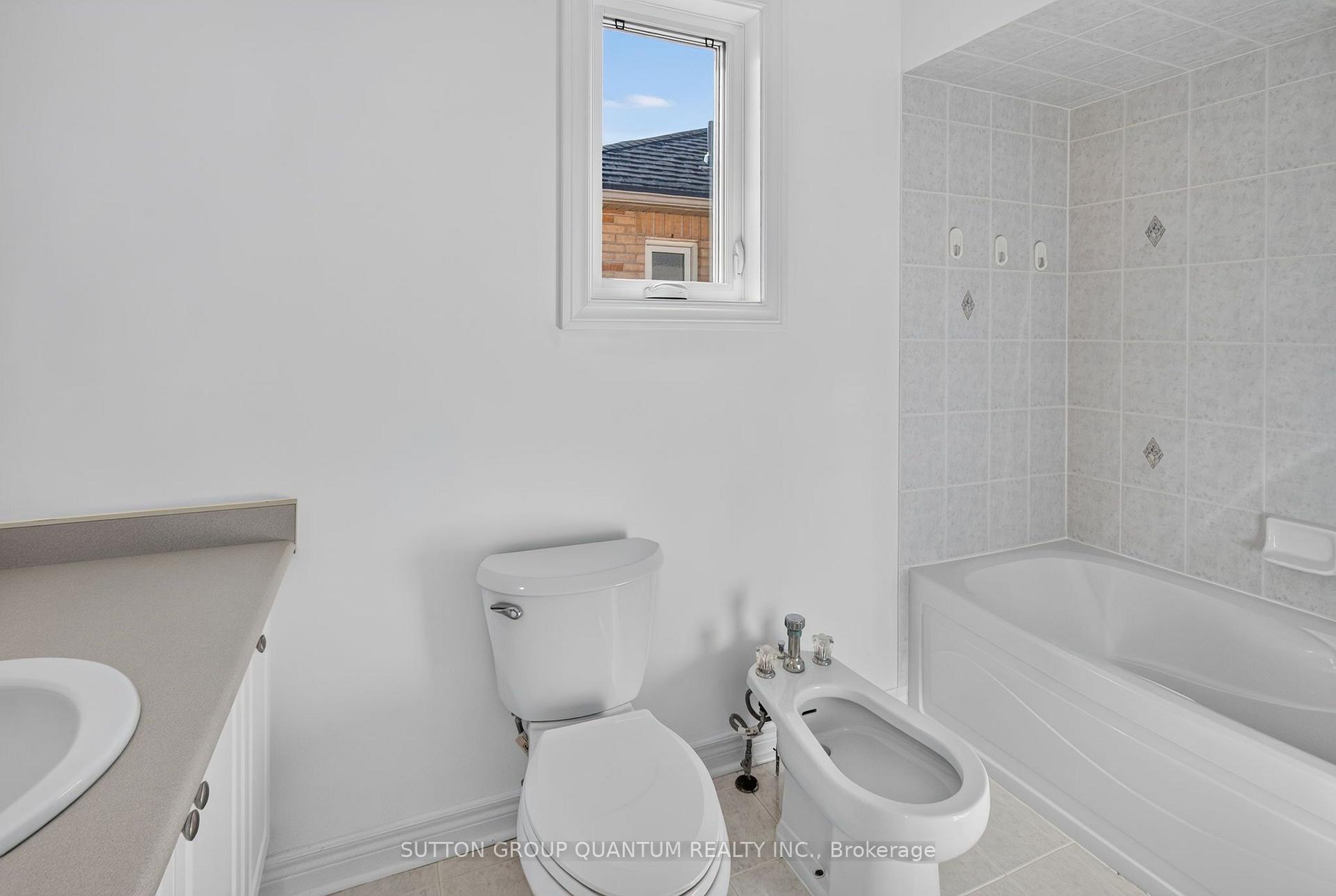 Photo 33 of 149 Haymer Drive, Vaughan, Maple — HOMEH