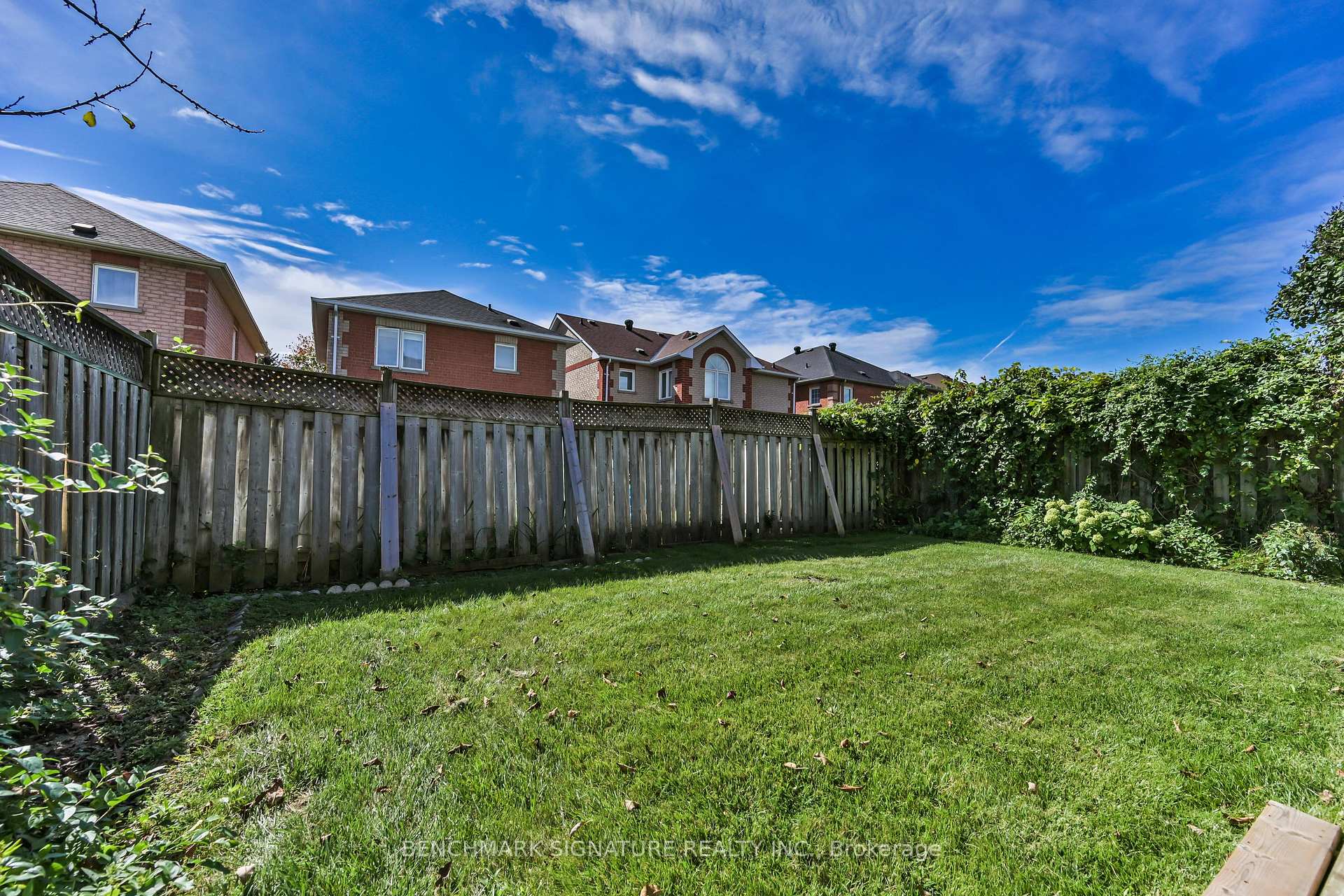 Photo 3 of 27 Avenida Street, Markham, Middlefield — HOMEH