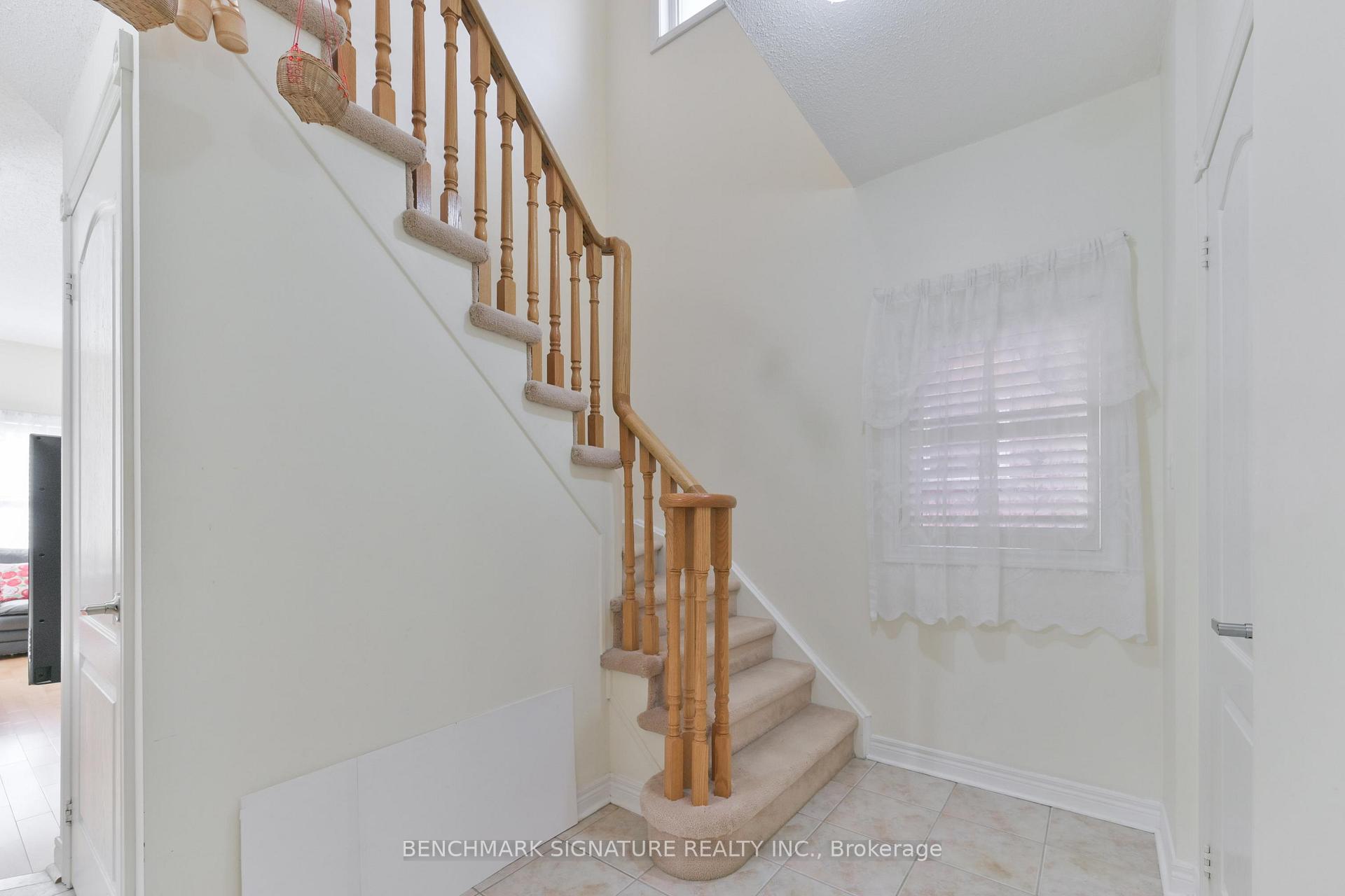 Photo 13 of 27 Avenida Street, Markham, Middlefield — HOMEH