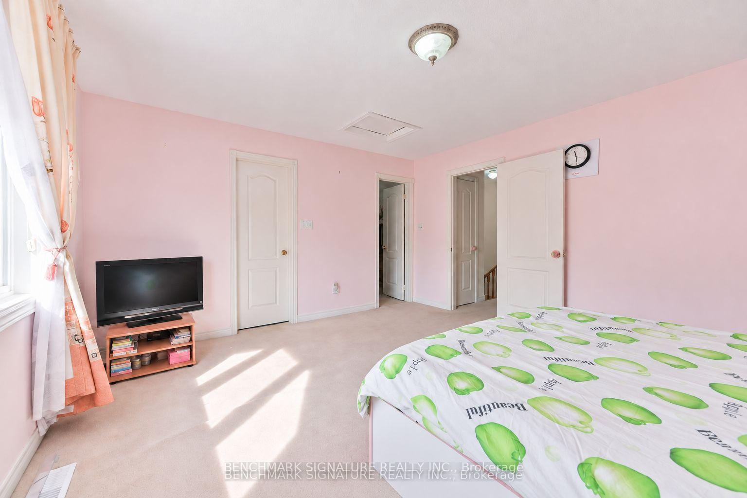 Photo 15 of 27 Avenida Street, Markham, Middlefield — HOMEH