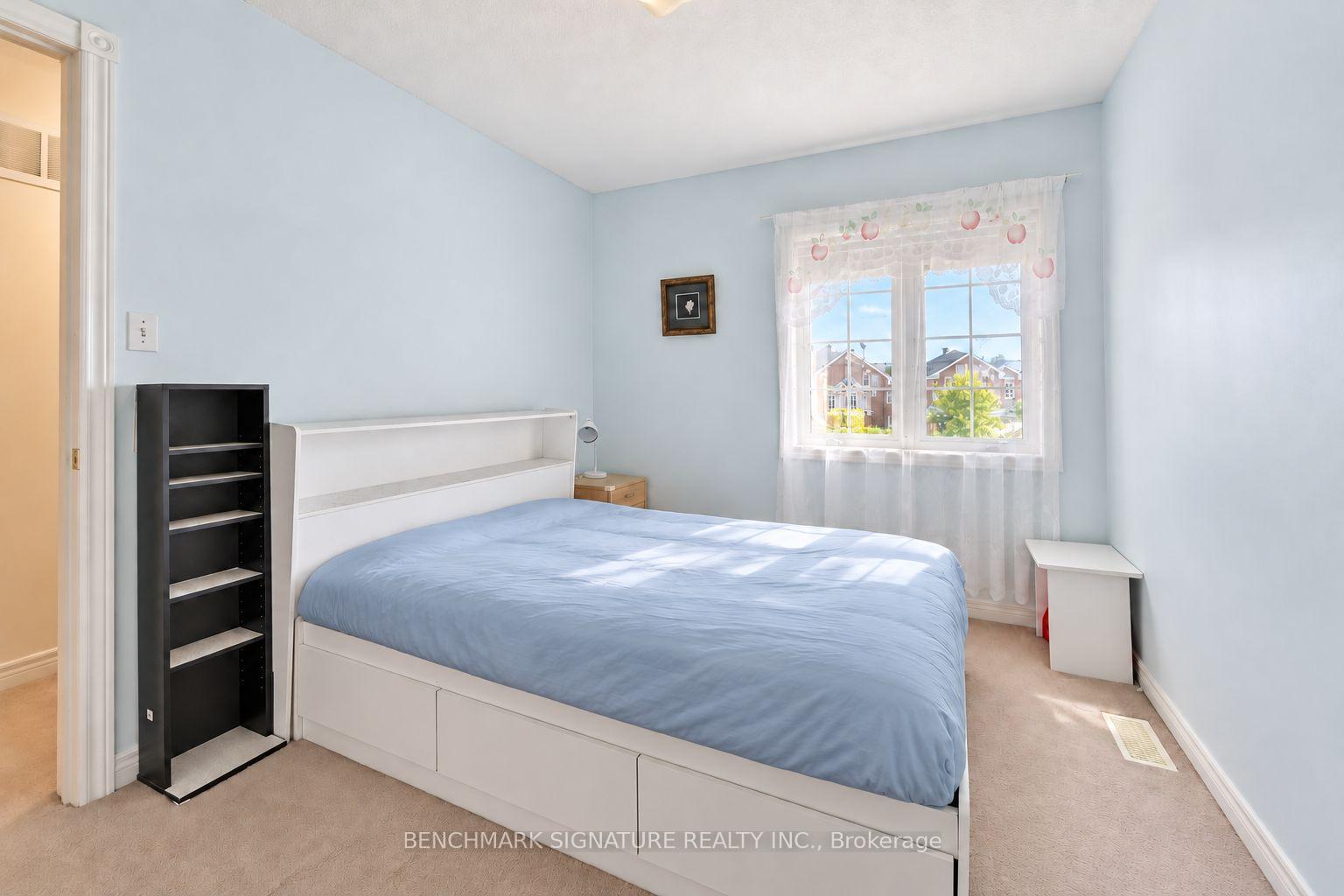 Photo 16 of 27 Avenida Street, Markham, Middlefield — HOMEH