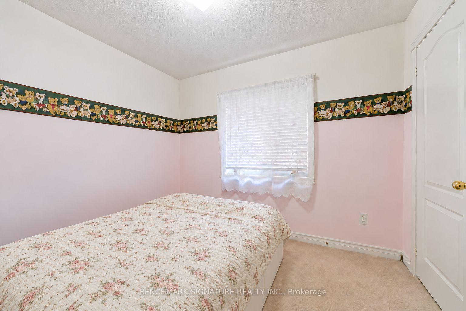 Photo 17 of 27 Avenida Street, Markham, Middlefield — HOMEH