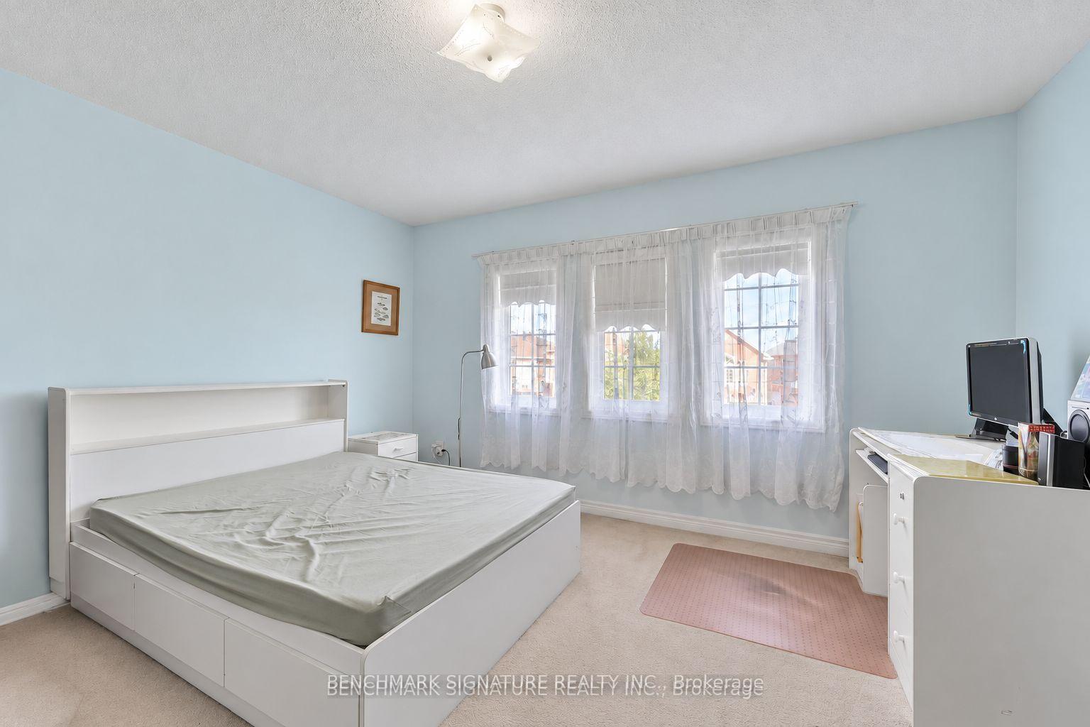 Photo 18 of 27 Avenida Street, Markham, Middlefield — HOMEH