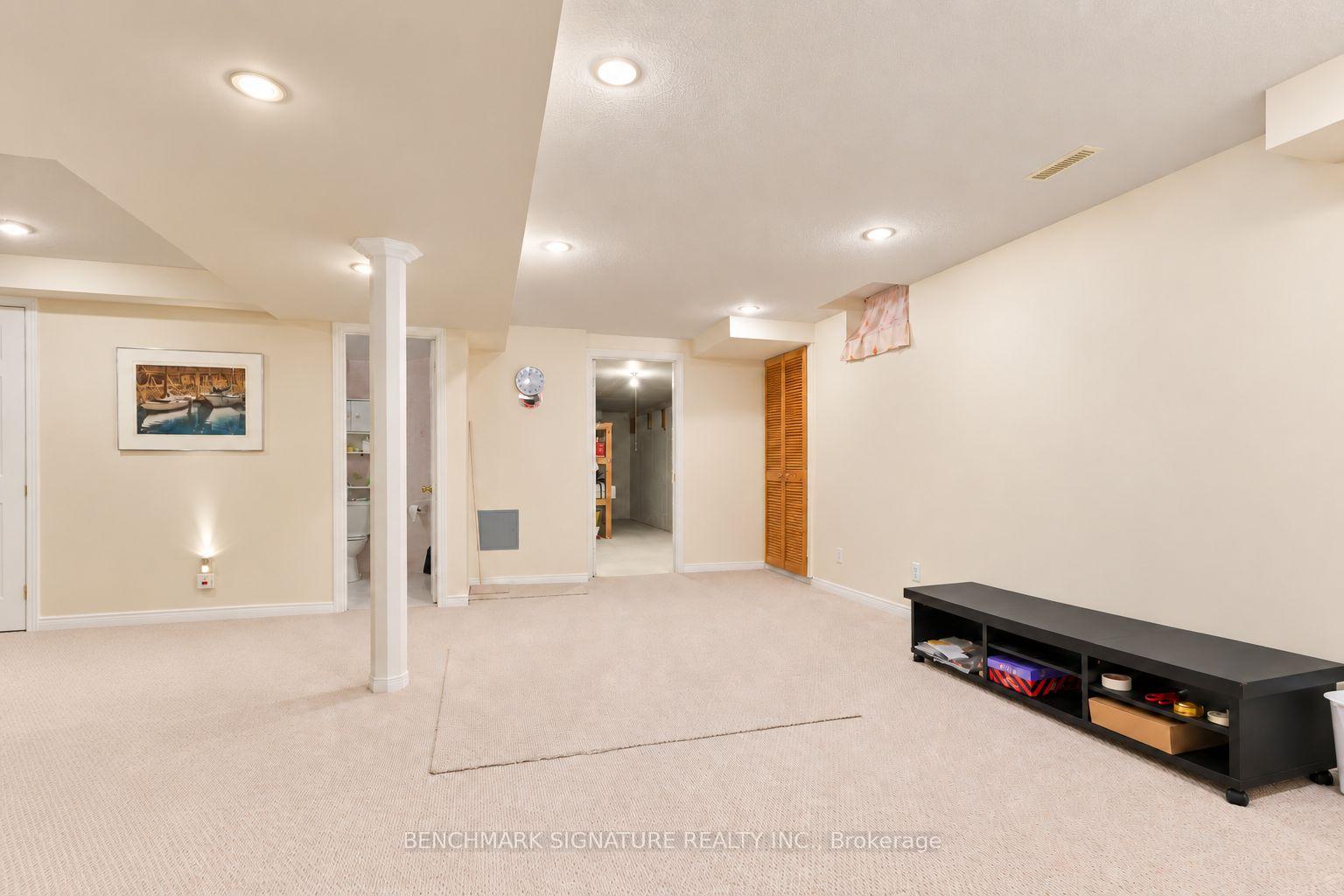 Photo 25 of 27 Avenida Street, Markham, Middlefield — HOMEH
