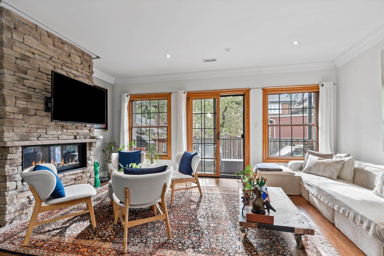 Photo 3 of Unit 1, 8 Highbourne Road, Toronto, Yonge-St. Clair — HOMEH
