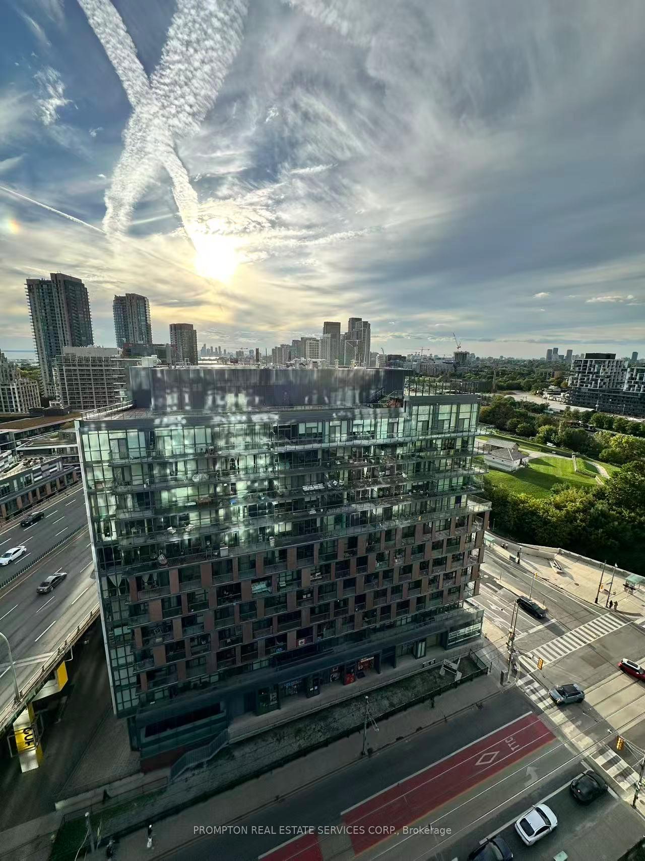 Photo 3 of Unit 1912, 80 Queens Wharf Road, Toronto, Waterfront Communities — HOMEH