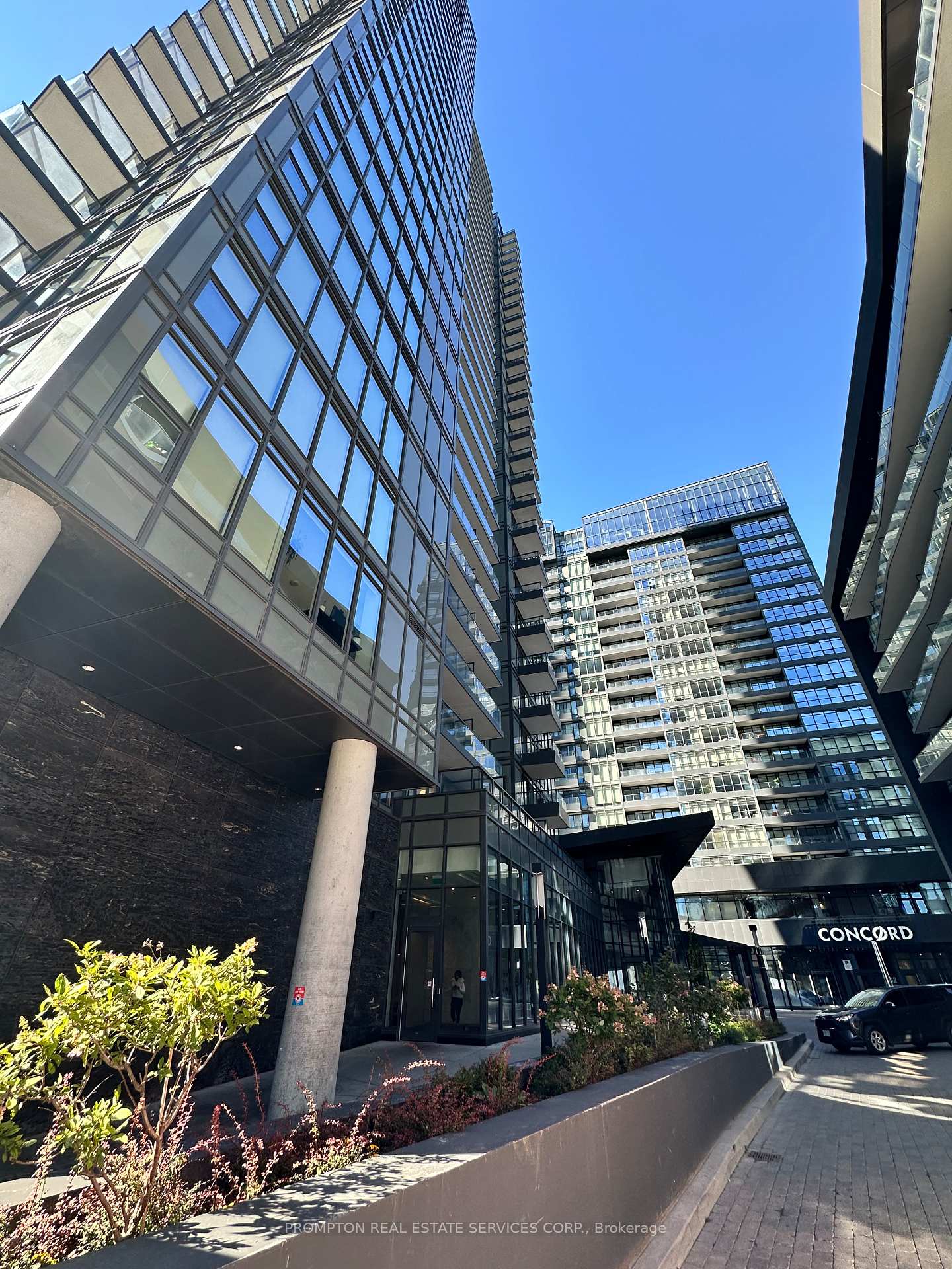 Photo 2 of Unit 1912, 80 Queens Wharf Road, Toronto, Waterfront Communities — HOMEH