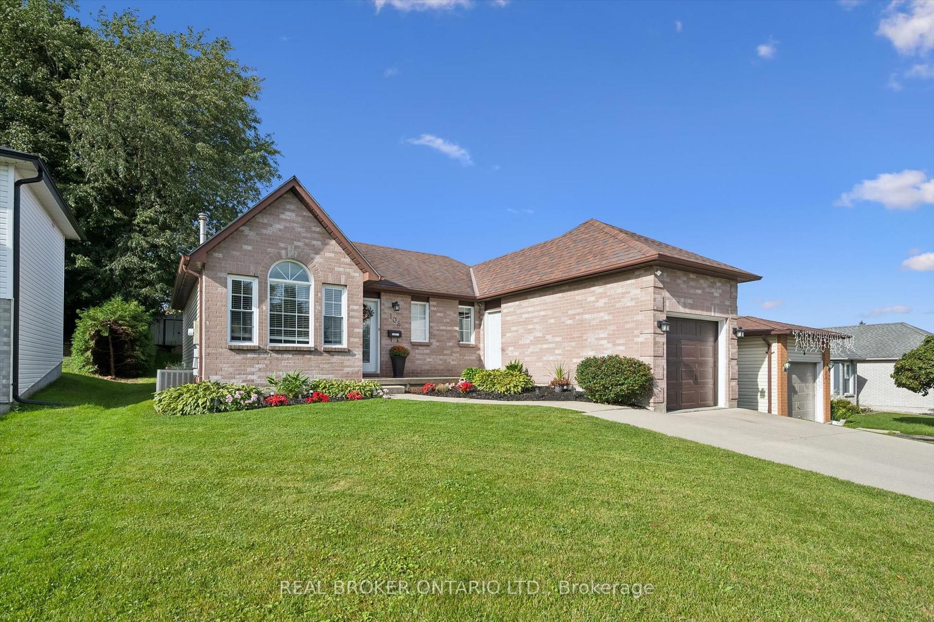 Photo 3 of 108 Canrobert Street, Woodstock, Woodstock - South — HOMEH