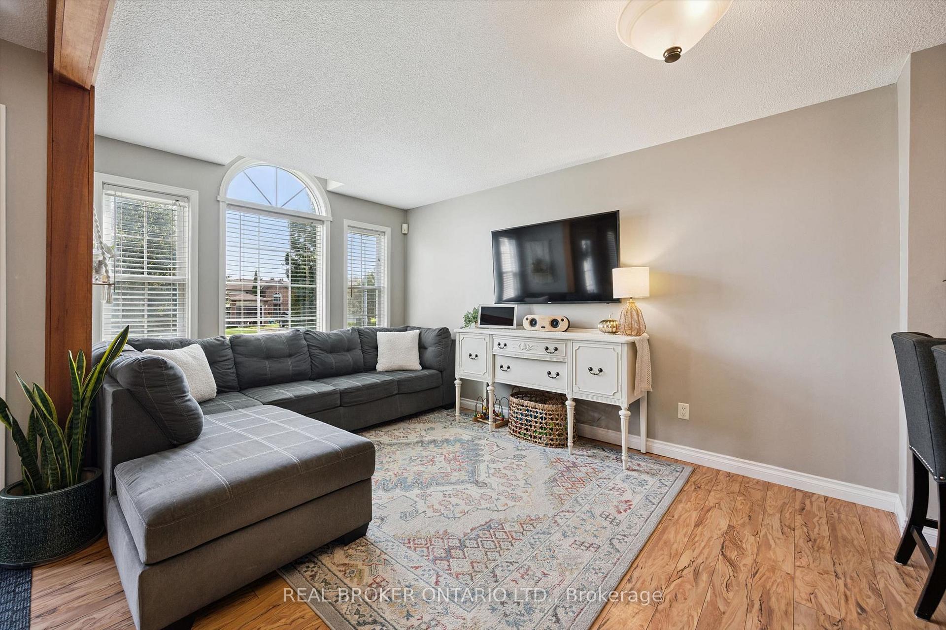 Photo 8 of 108 Canrobert Street, Woodstock, Woodstock - South — HOMEH