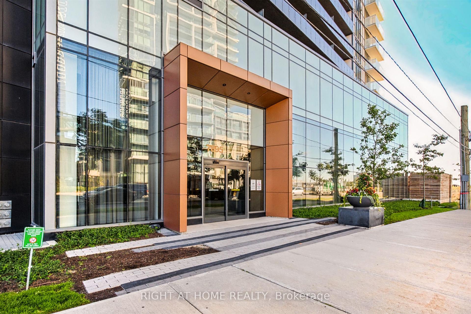Photo 2 of Unit 2617, 7895 Jane Street, Vaughan, Concord — HOMEH