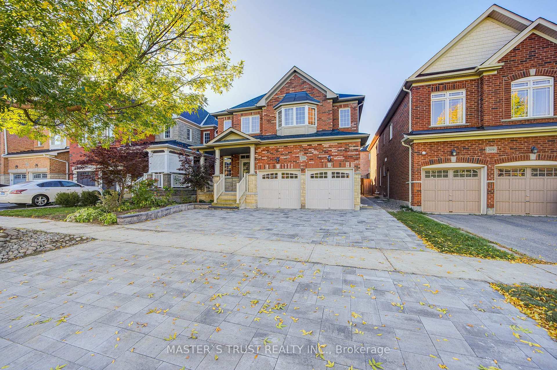 Photo 2 of 213 River Ridge Boulevard, Aurora, Bayview Northeast — HOMEH