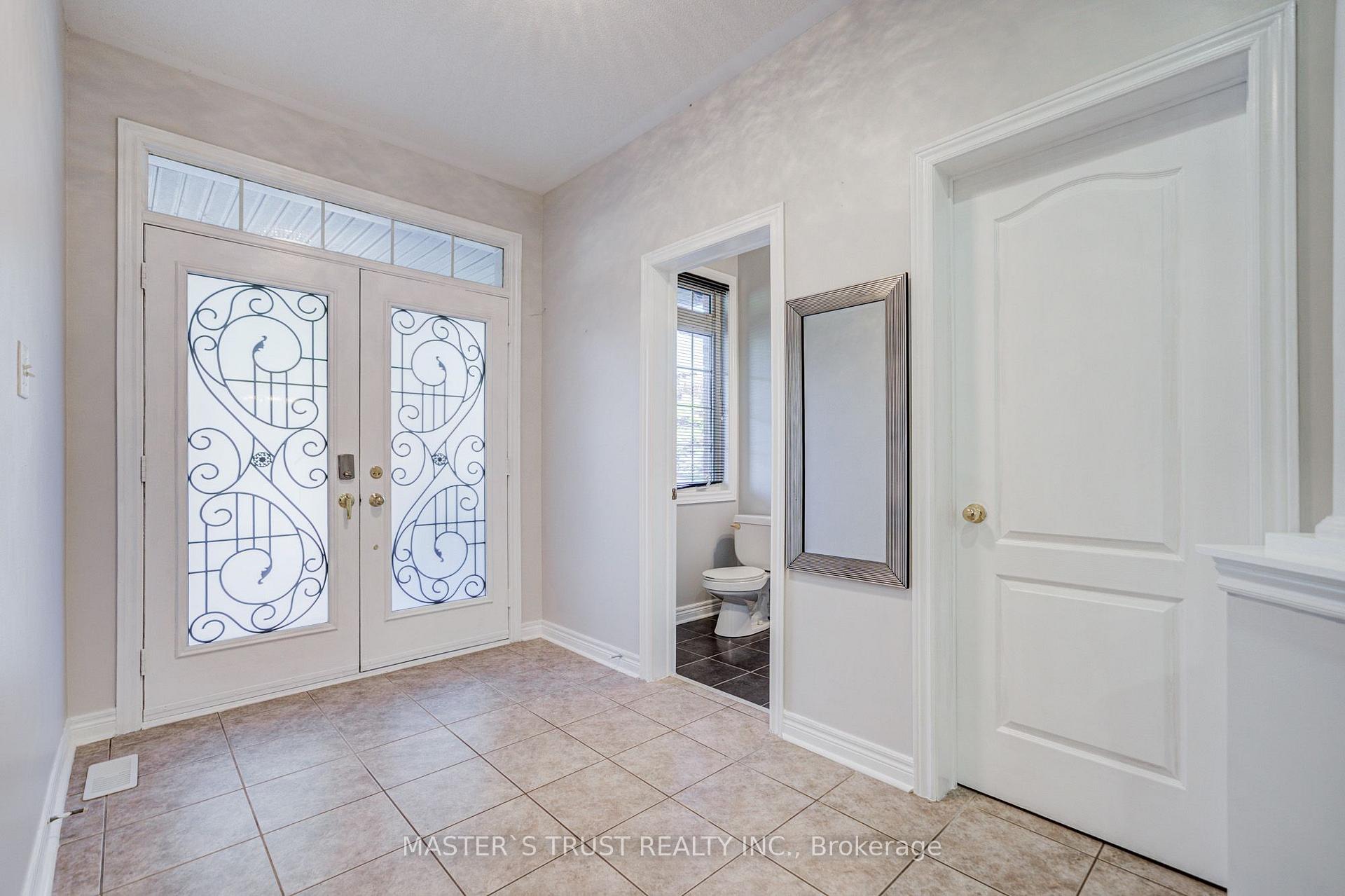 Photo 11 of 213 River Ridge Boulevard, Aurora, Bayview Northeast — HOMEH